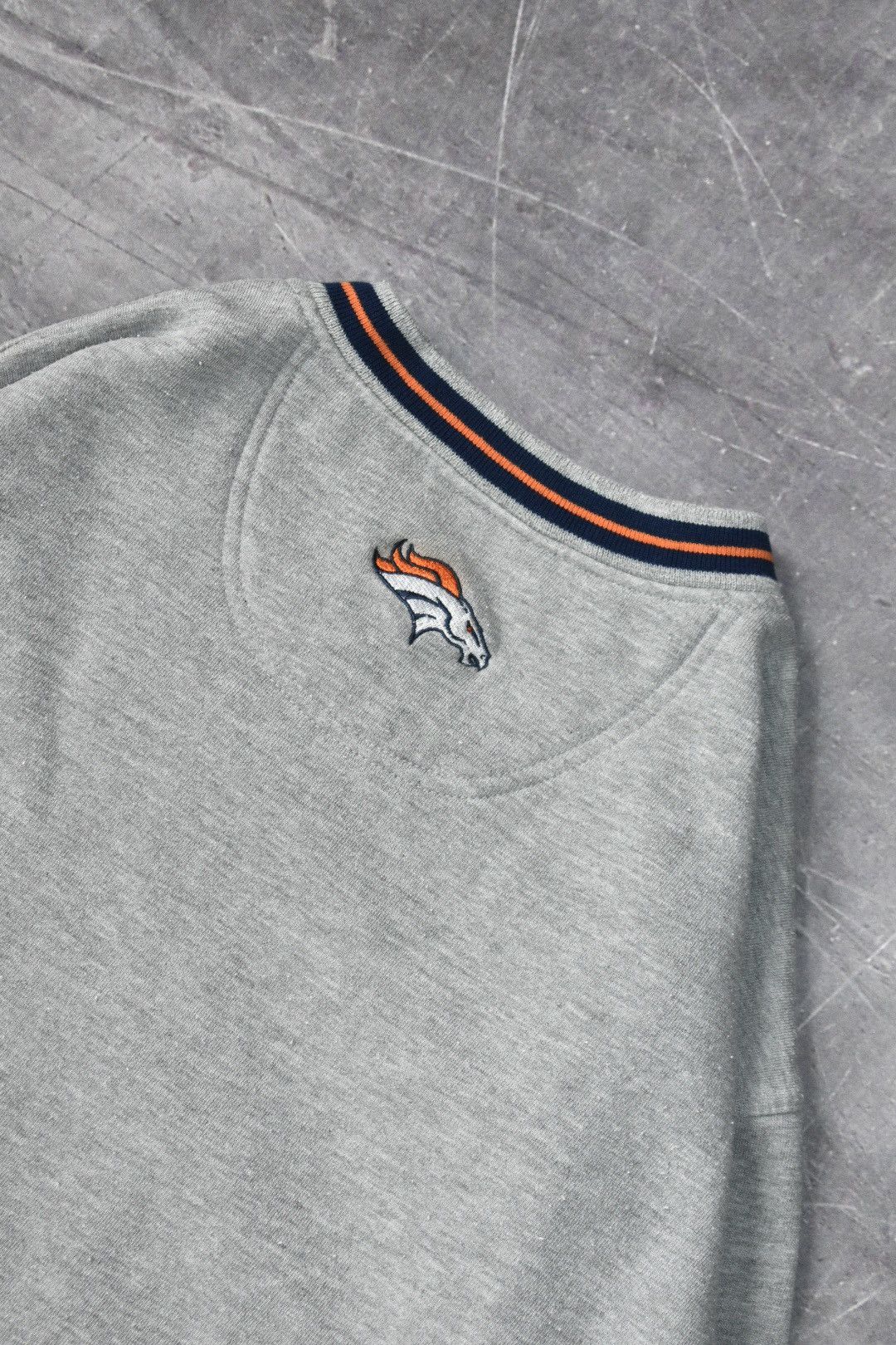 Lee × Vintage Vintage ‘95 Denver Broncos NFL Lee Sports Sweatshirt (M) Size US M / EU 48-50 / 2 - 5 Thumbnail