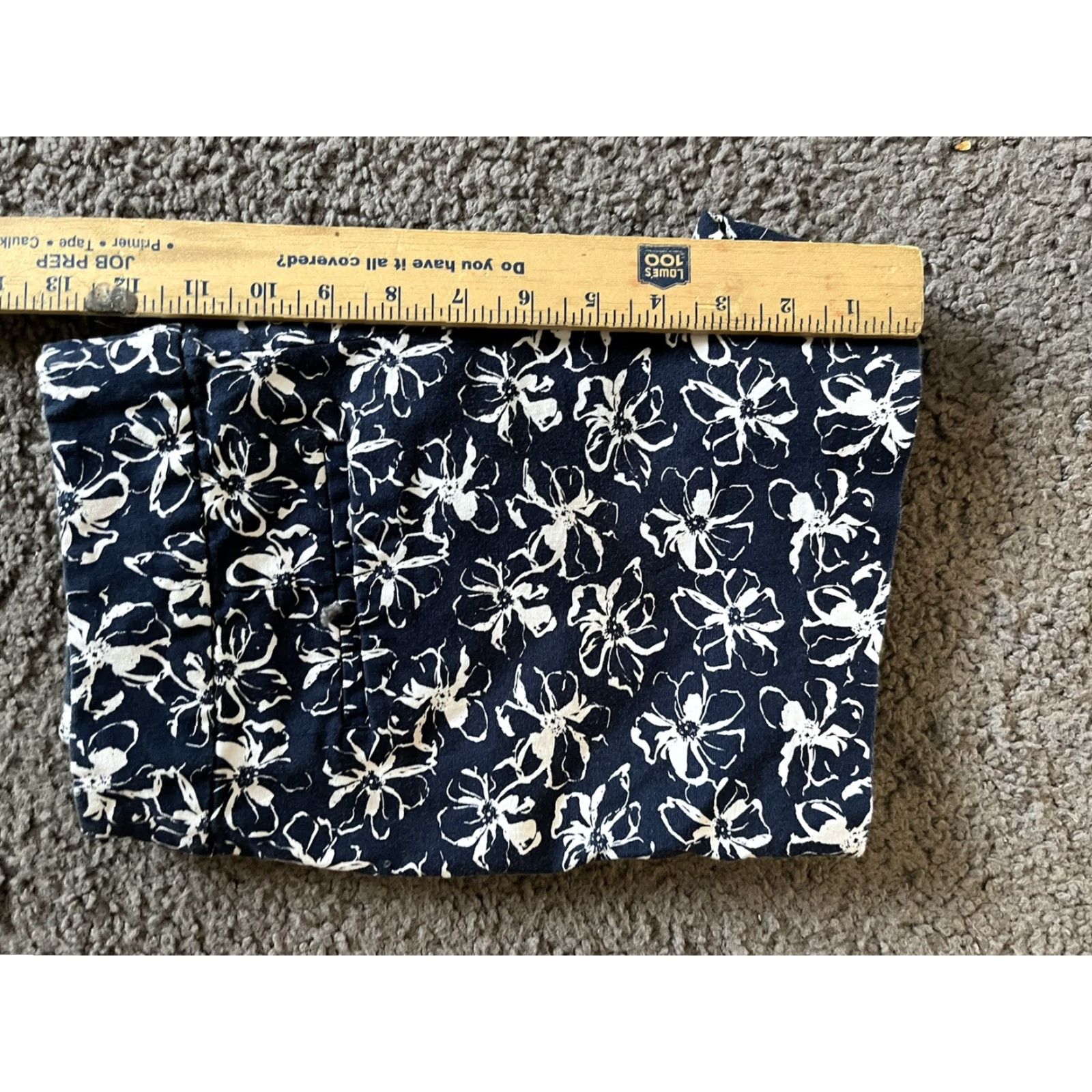 Banana Republic Banana Republic Floral Shorts Women's Size 0 Navy Blue White Casual Chino Size 25" / US 0 / IT 36 - 4 Thumbnail