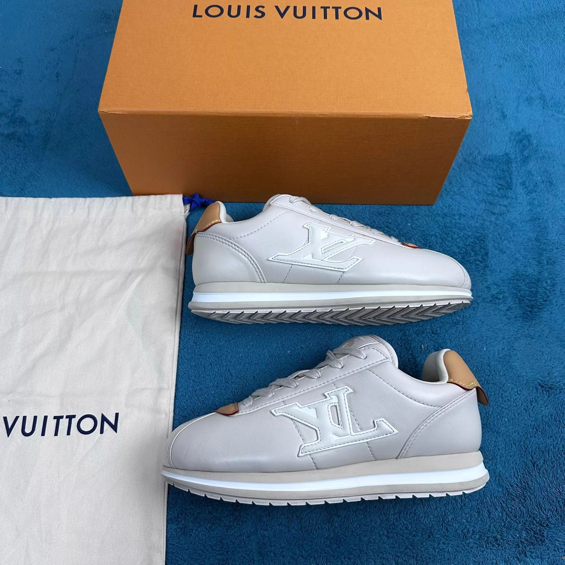 Louis Vuitton nigo x LV buttersoft FW25 sheepskin low-top beige 7/41 Size US 8 / EU 41 - 2 Thumbnail