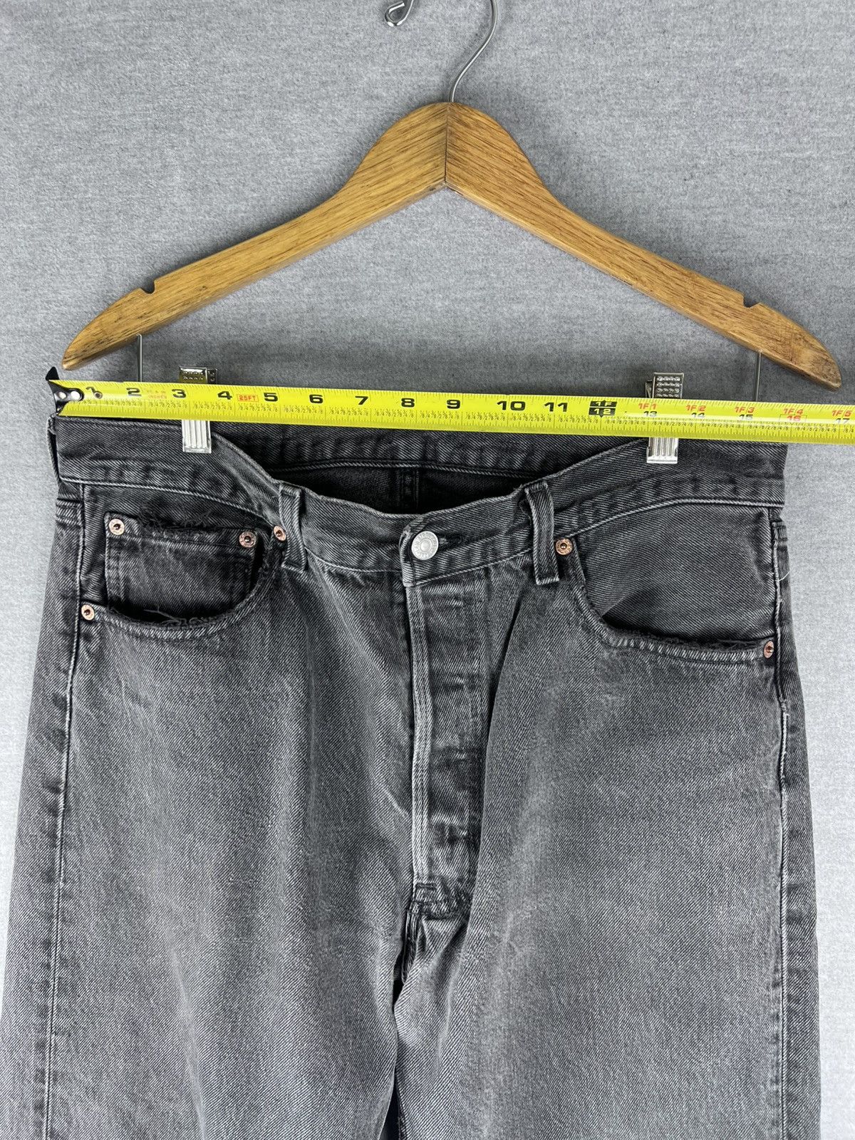 Levi's Vintage Levis Jeans Mens 34x32 (Fits 31x26.5) Black 501 Size US 31 - 6 Thumbnail