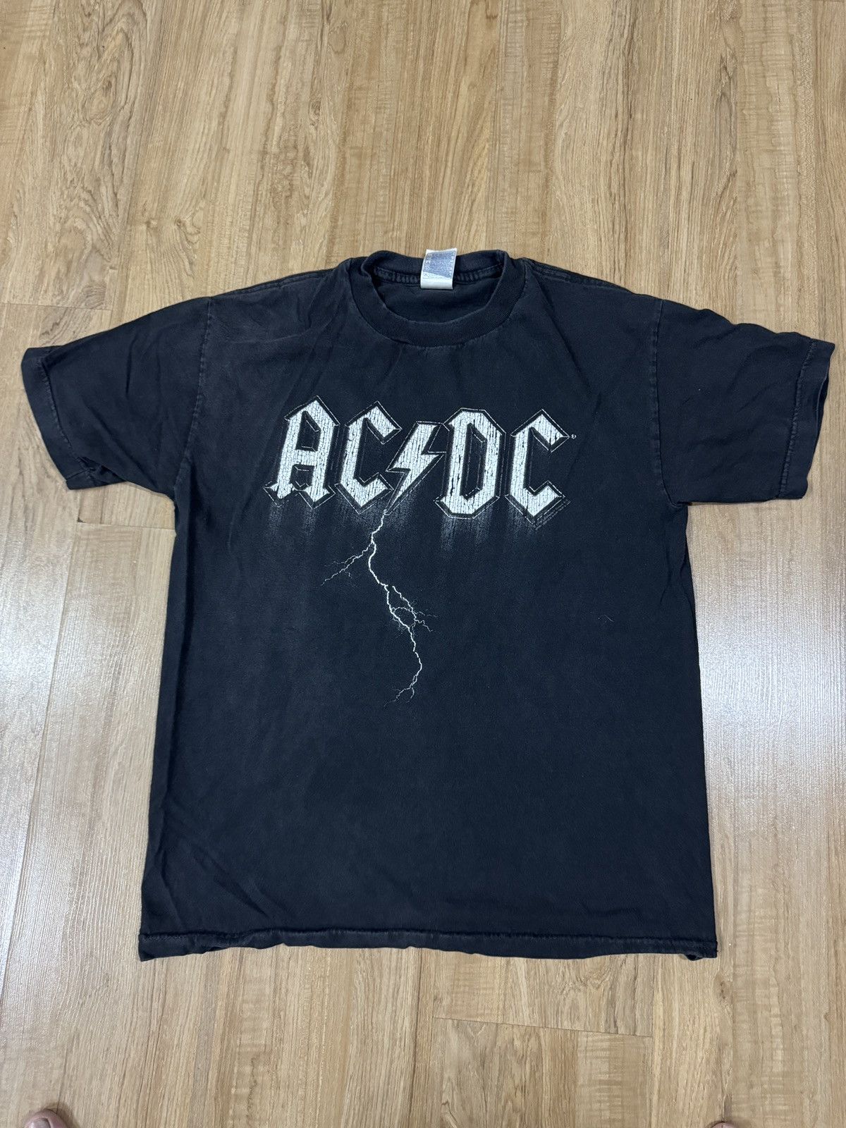 AC/DC × Band Tees × Vintage 2004 ACDC Band Tshirt Size US M / EU 48-50 / 2 - 1 Thumbnail