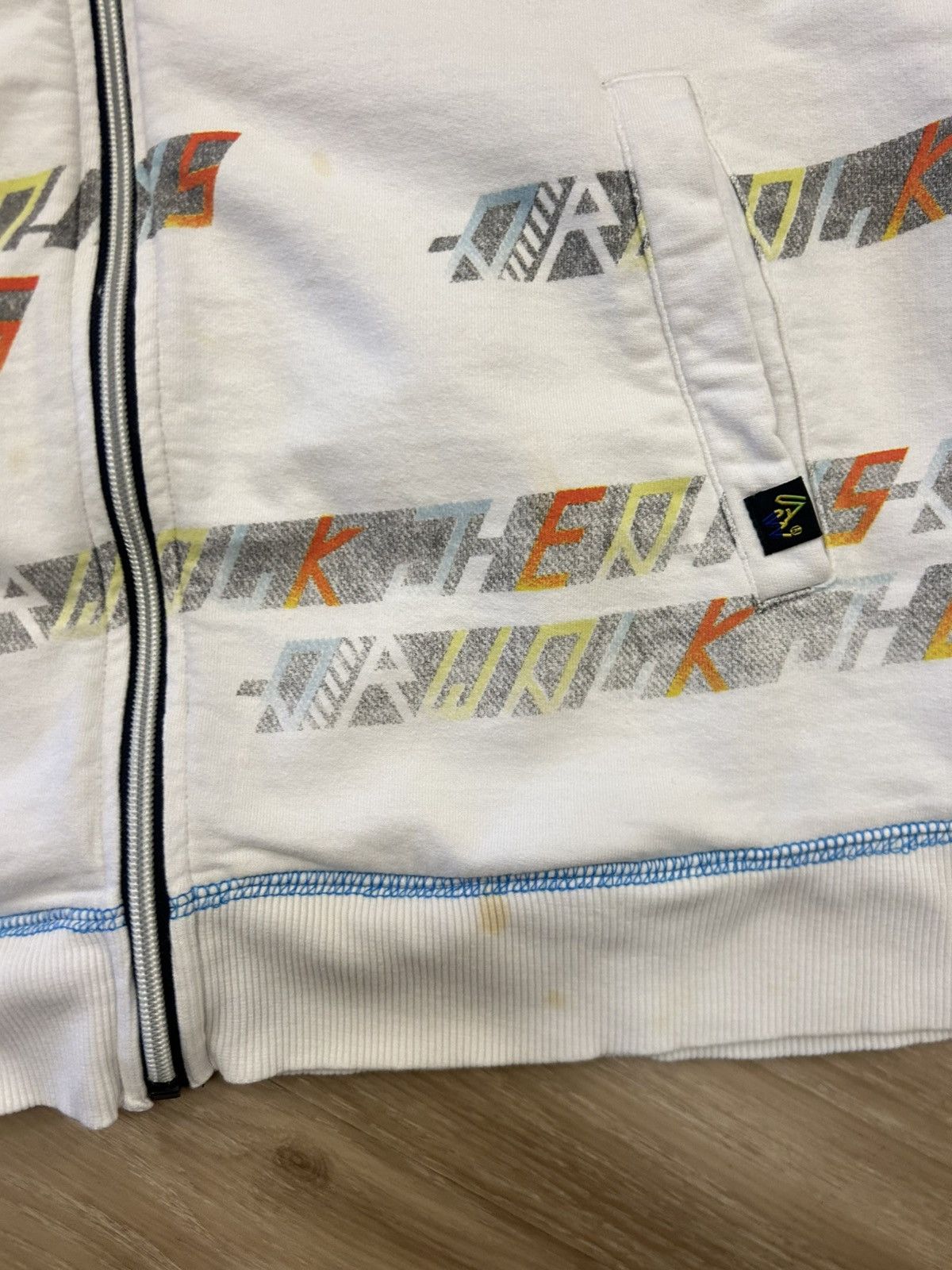 Beauty Beast VINTAGE Airwalk All-Over Print (AOP) Full-Zip Hoodie Size US L / EU 52-54 / 3 - 10 Thumbnail
