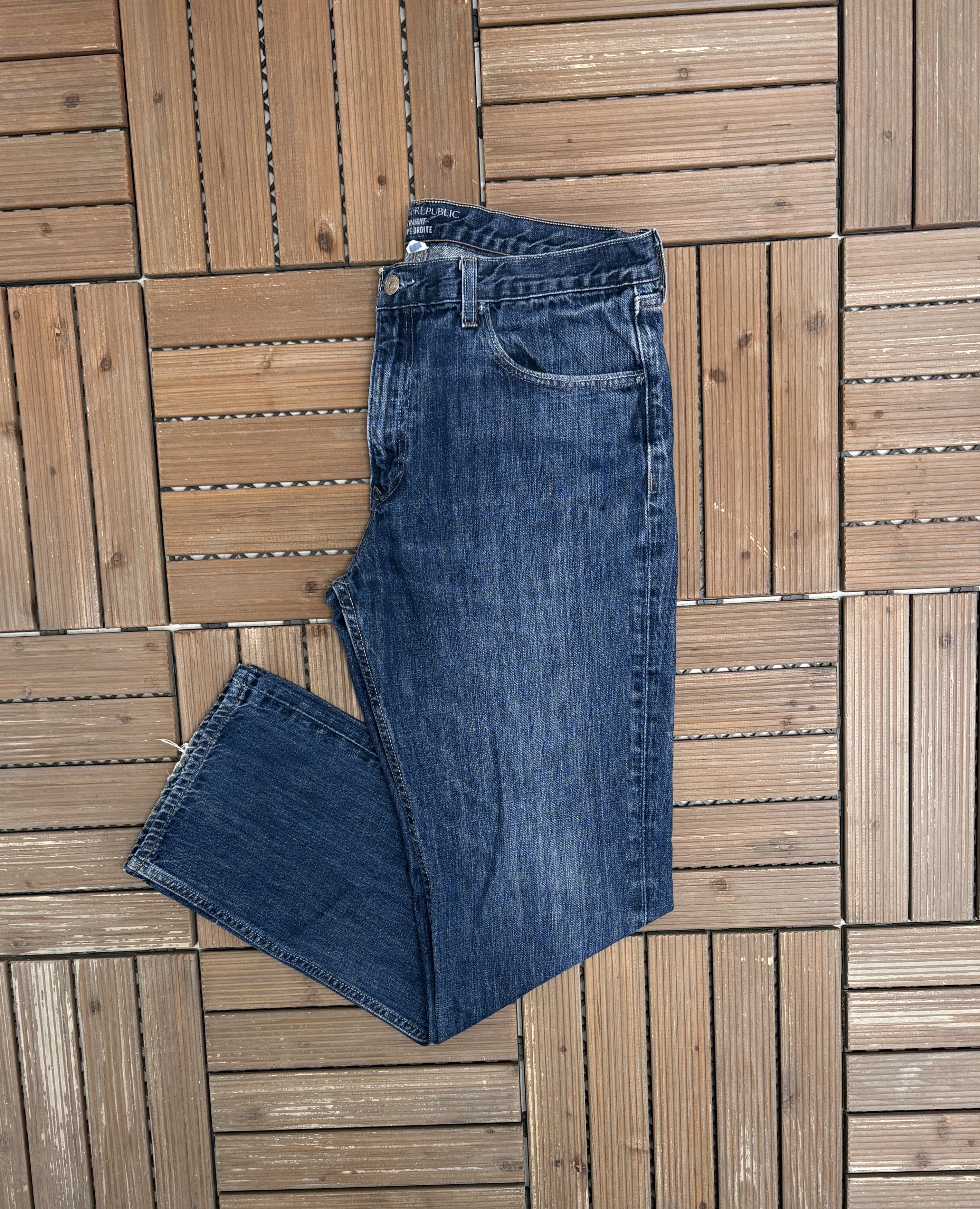 Banana Republic Banana Republic Straight Leg Vintage Blue Denim Jeans Size US 34 / EU 50 - 1 Thumbnail