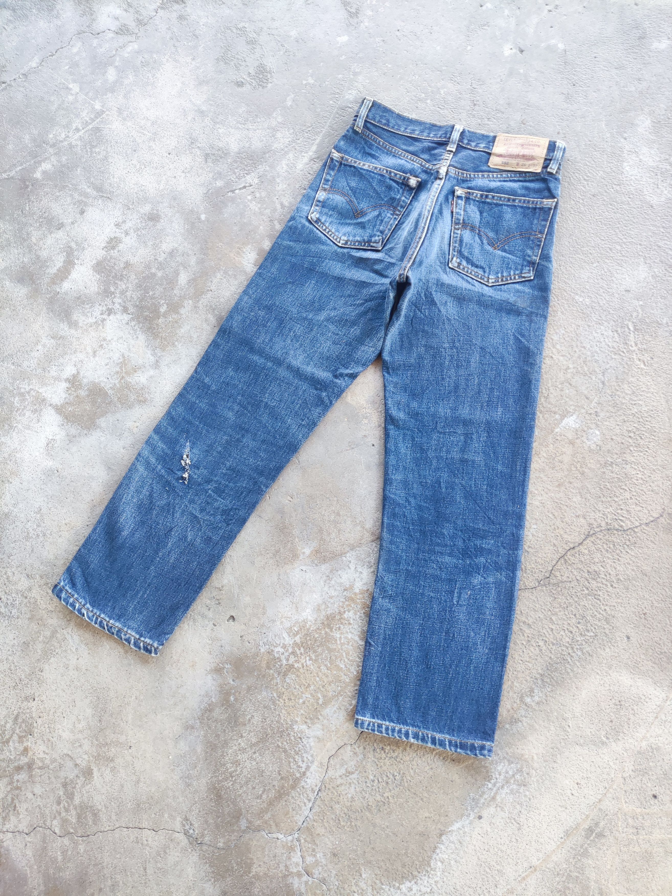 Jean × Levi's × Vintage Vintage Levi's 552 Distressed Jeans Faded Denim Pants W28 Size US 28 / EU 44 - 8 Thumbnail