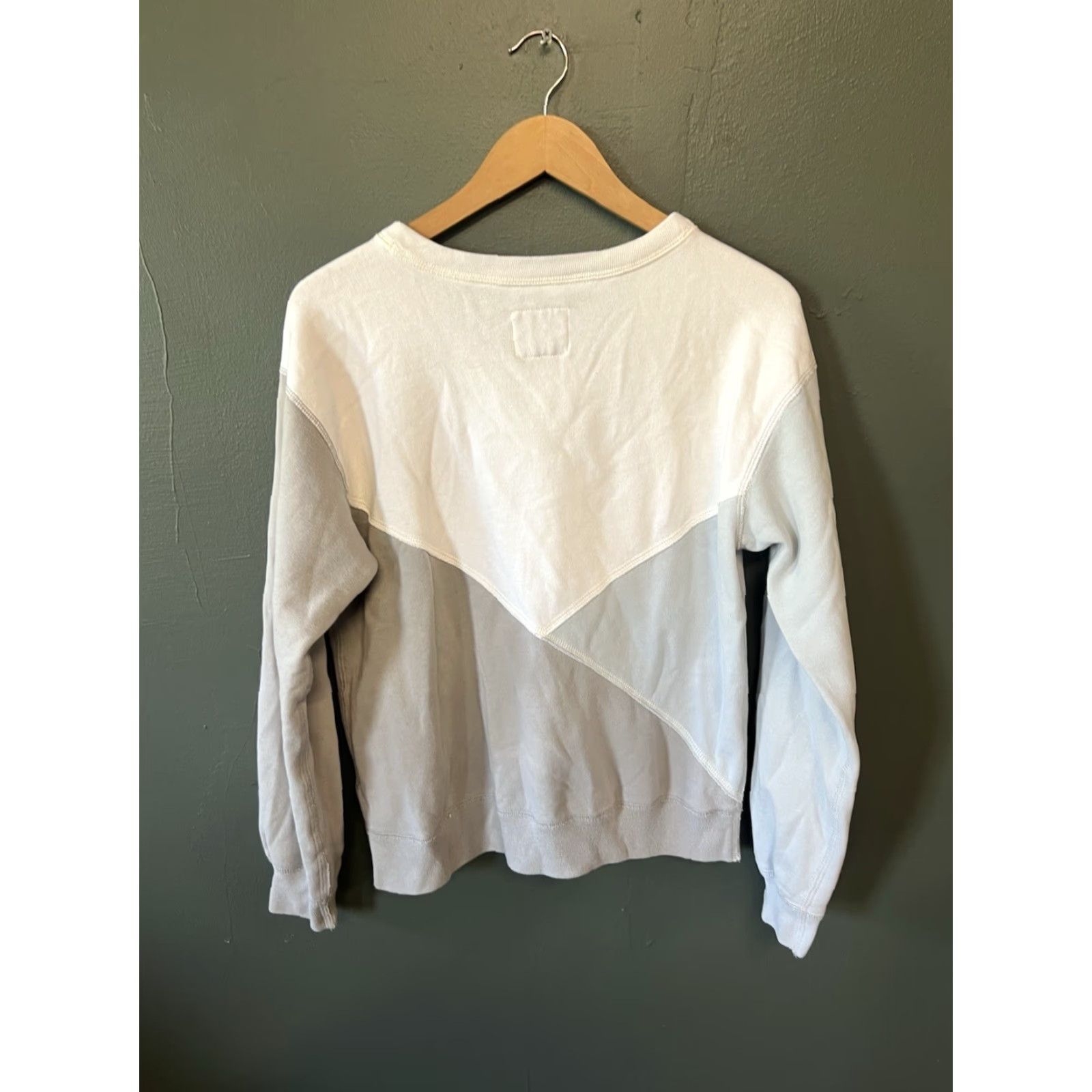 Abercrombie & Fitch VINTAGE Abercrombie & Fitch Womens Gray Pullover Sweatshirt Cropped Size Small Size S / US 4 / IT 40 - 2 Thumbnail