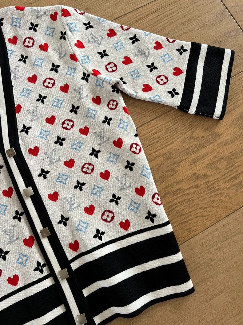 Louis Vuitton Louis Vuitton Classic cardigan top with presbyopic logo shi Size US S / EU 44-46 / 1 - 3 Thumbnail