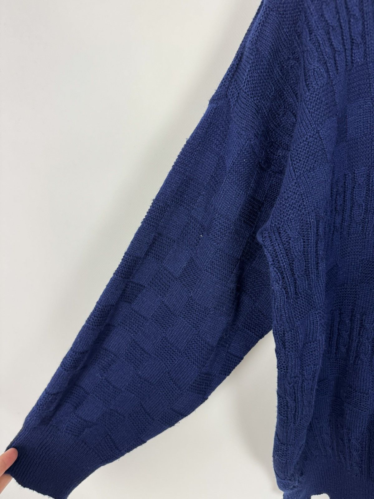 Lacoste 1990’s Vintage Lacoste Club V-Neck Cable Knit Sweater Size US L / EU 52-54 / 3 - 11 Thumbnail
