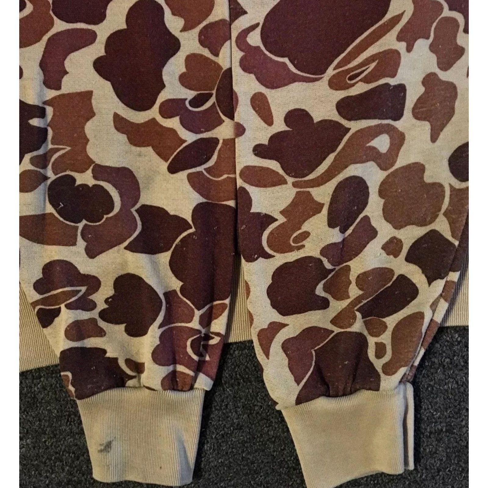 Vintage VINTAGE 80s Frog Camo Faded Distressed Sweatshirt Hoodie Camouflage Army Military Track Grunge 70s Mens M Brown Short Description: See Measurements Size US M / EU 48-50 / 2 - 2 Thumbnail