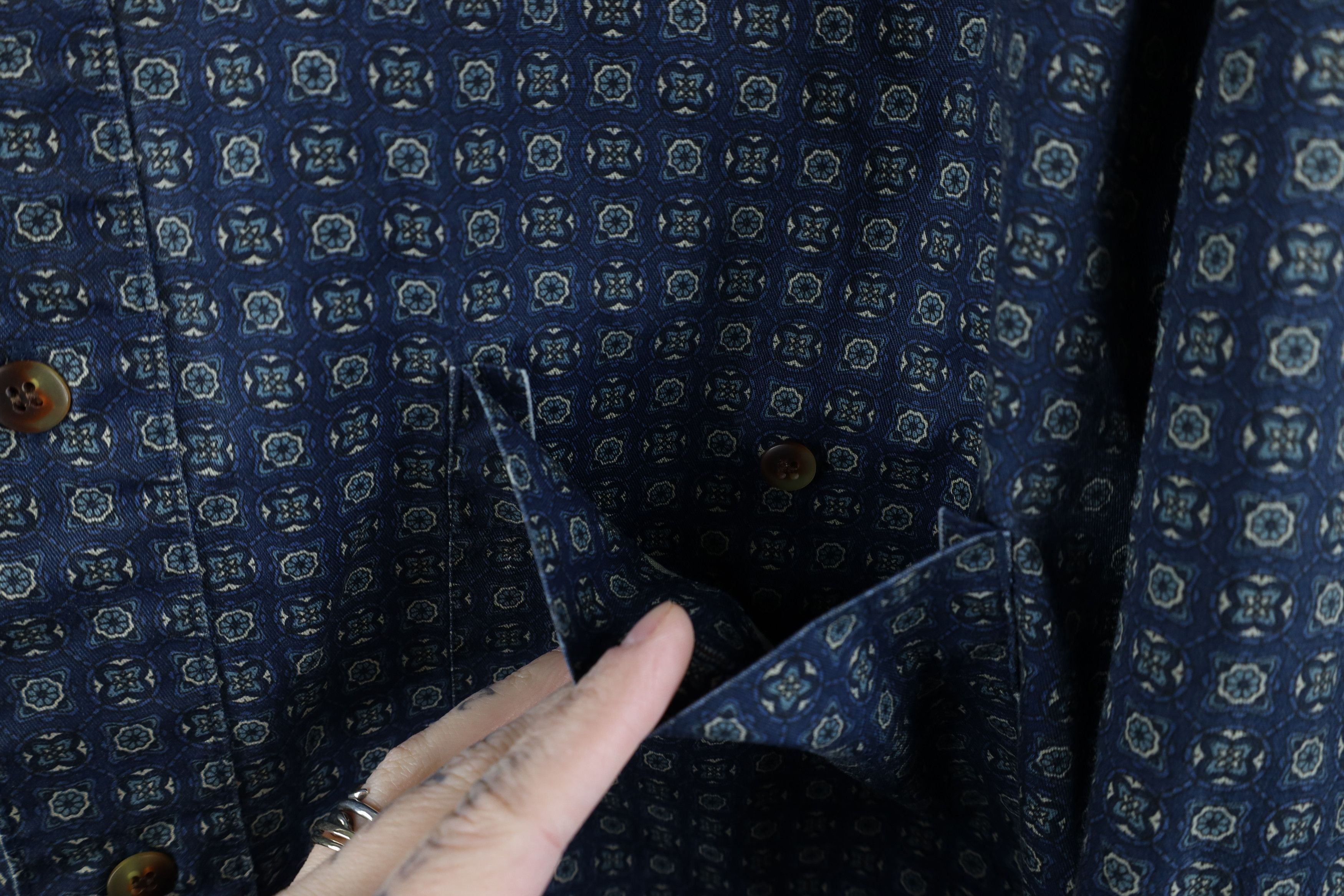 Vintage Vintage 90s Streetwear Geometric Collared Button Down Shirt Size US L / EU 52-54 / 3 - 5 Thumbnail