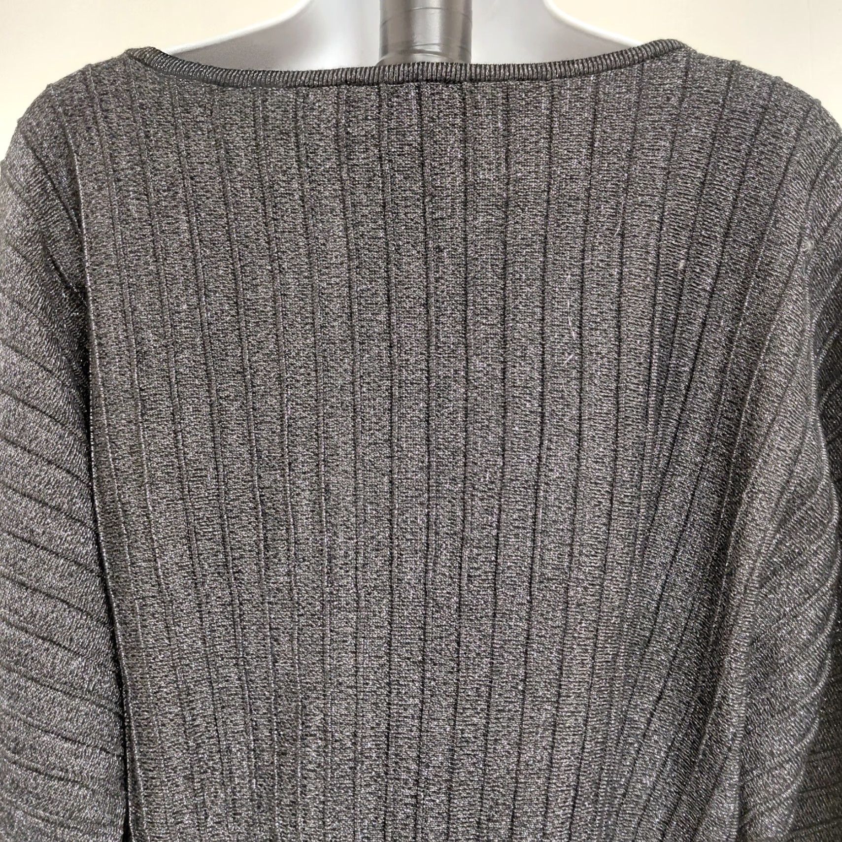 Vintage TAHARI Sweater Women Size S Black Metallic Long Dolman Ribbed Knit Shirt Size S / US 4 / IT 40 - 5 Thumbnail
