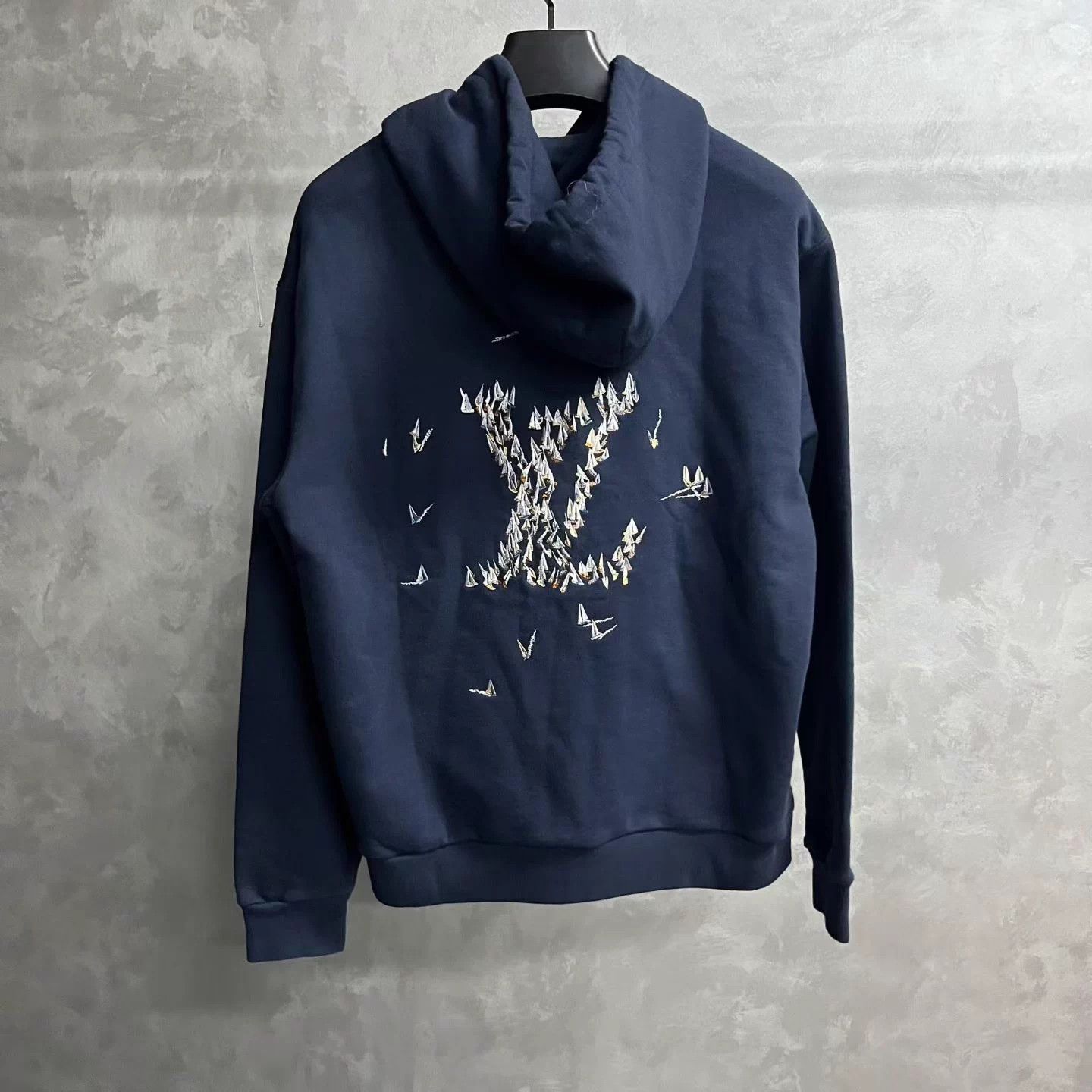 Louis Vuitton Louis Vuitton Navy Logo Print Hoodie L Size US L / EU 52-54 / 3 - 2 Thumbnail