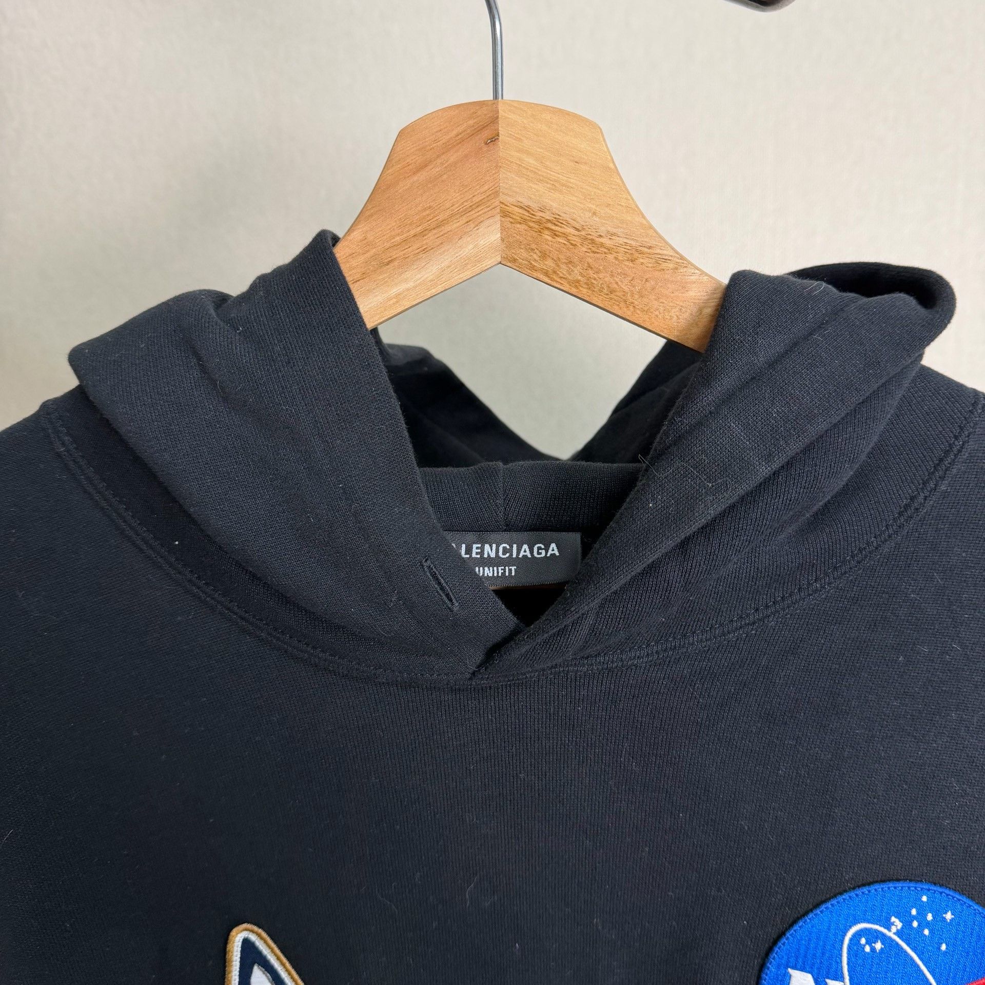 Balenciaga Balenciaga x NASA Space Patch Logo Hoodie FW21 Size US S / EU 44-46 / 1 - 3 Thumbnail