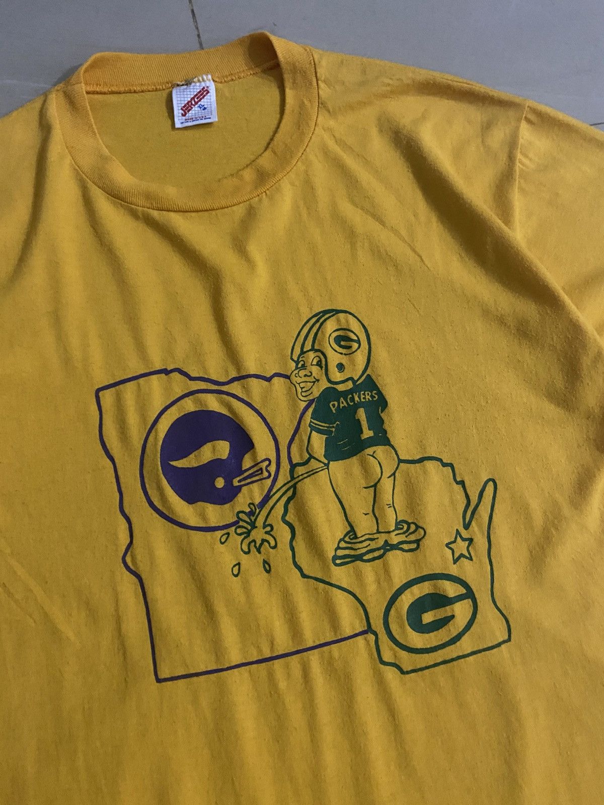 Jerzees Vintage 1980’s Packers Peeing on Vikings Size US XL / EU 56 / 4 - 2 Thumbnail