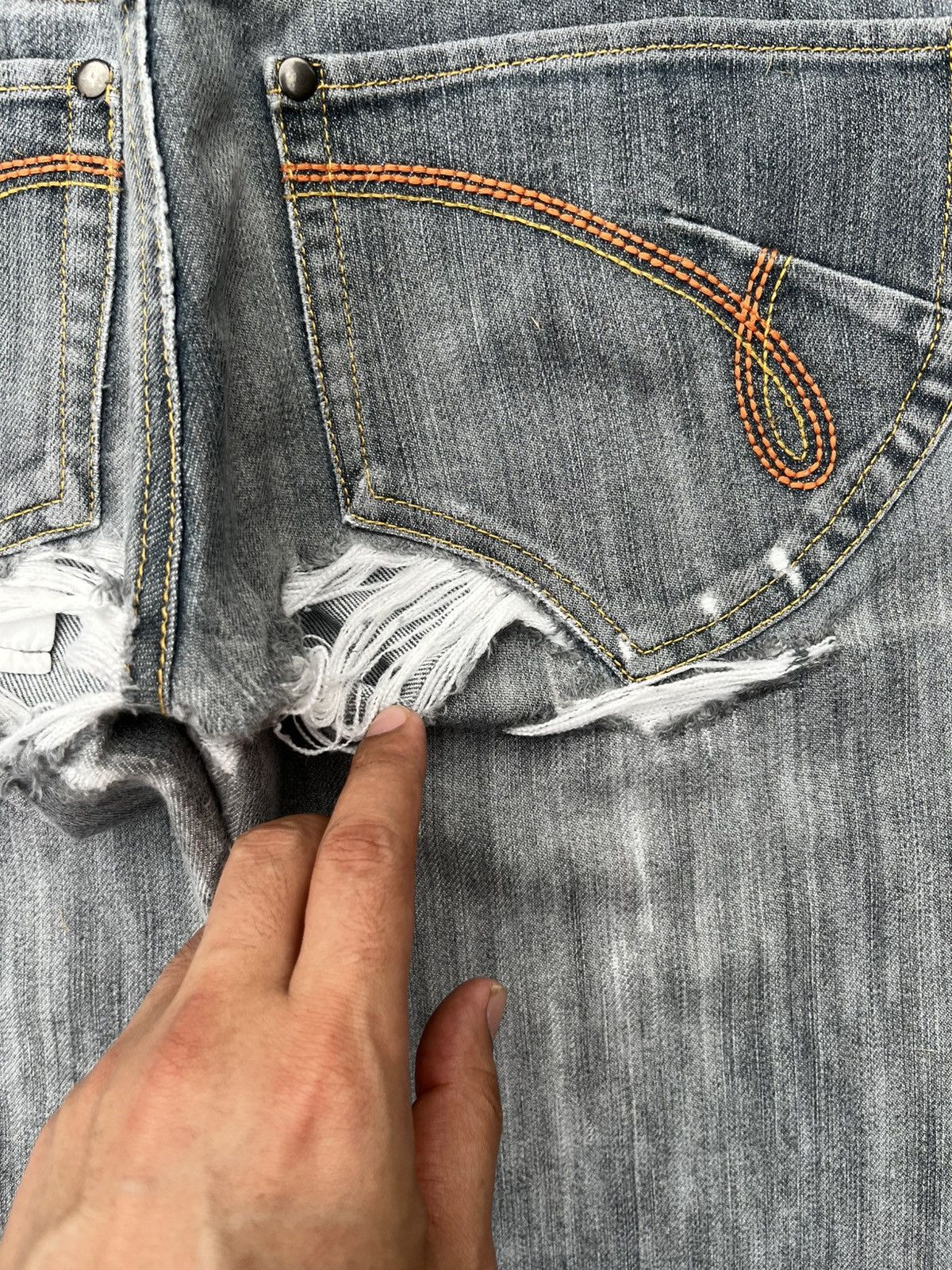 Japanese Brand Vintage Y2K Japanese Brand Distressed Bootcut Flare Jeans Size 27" / US 4 / IT 40 - 6 Thumbnail