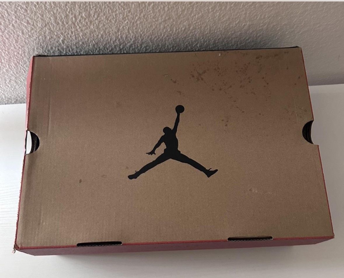 Jordan Brand Jordan 12 retro taxi flip Size US 9 / EU 42 - 6 Thumbnail