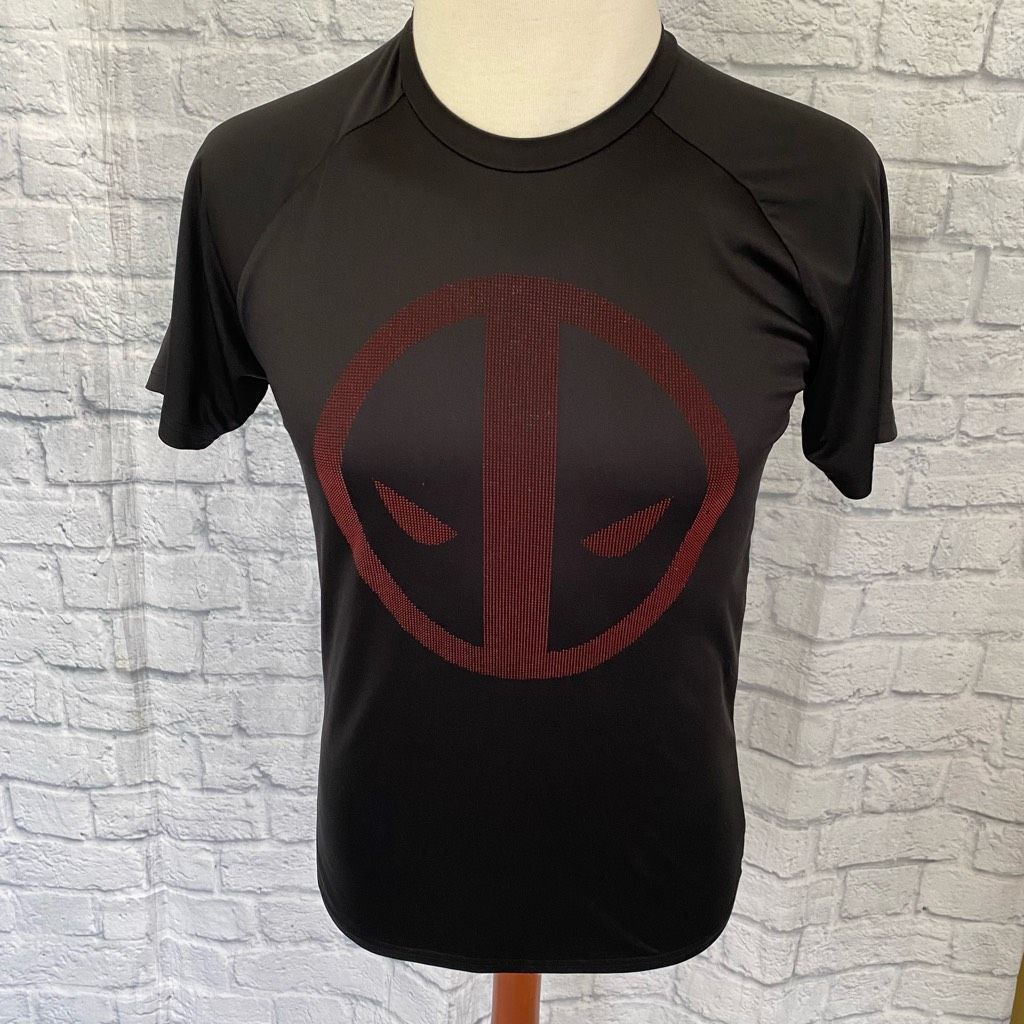 Marvel Comics Marvel men M crewneck Deadpool short sleeve dri fit t-shirt Size US M / EU 48-50 / 2 - 1 Thumbnail