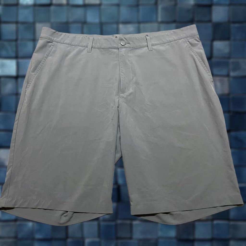 Adidas Adidas Shorts Mens sz 40 Gray Chino Flat Front Outdoor Golf Solid Inseam 10" Size US 40 / EU 56 - 1 Thumbnail