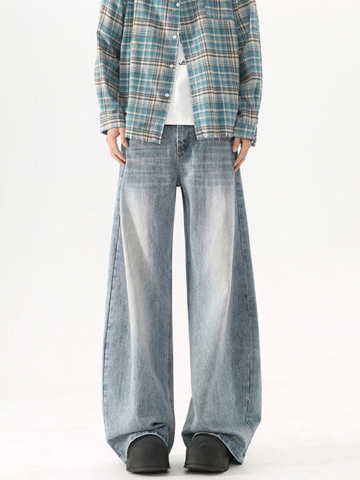 Japanese Brand Men's high street casual loose wide-leg washed blue jeans Size US 32 / EU 48 - 1 Thumbnail