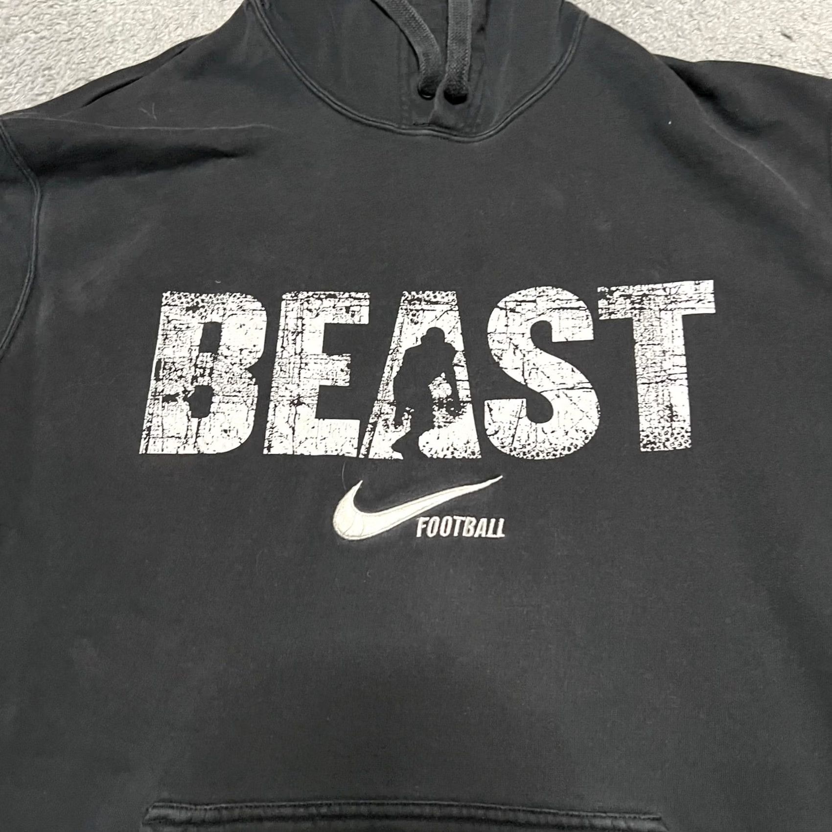 Nike VINTAGE Nike Beast Football Center Swoosh Silver Tag Hoodie Sweatshirt Men Large Black Stain Low-residual, Pullover, Regular Size L Size US L / EU 52-54 / 3 - 2 Thumbnail