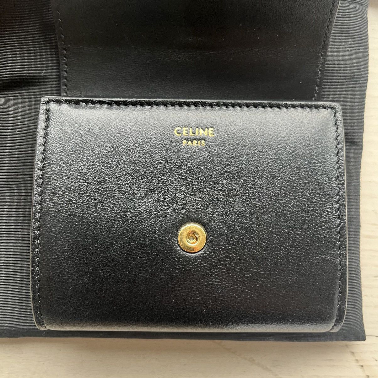 Celine CELINE SMALL FLAP WALLET TRIOMPHE IN BLACK AND GOLD Size ONE SIZE - 8 Thumbnail