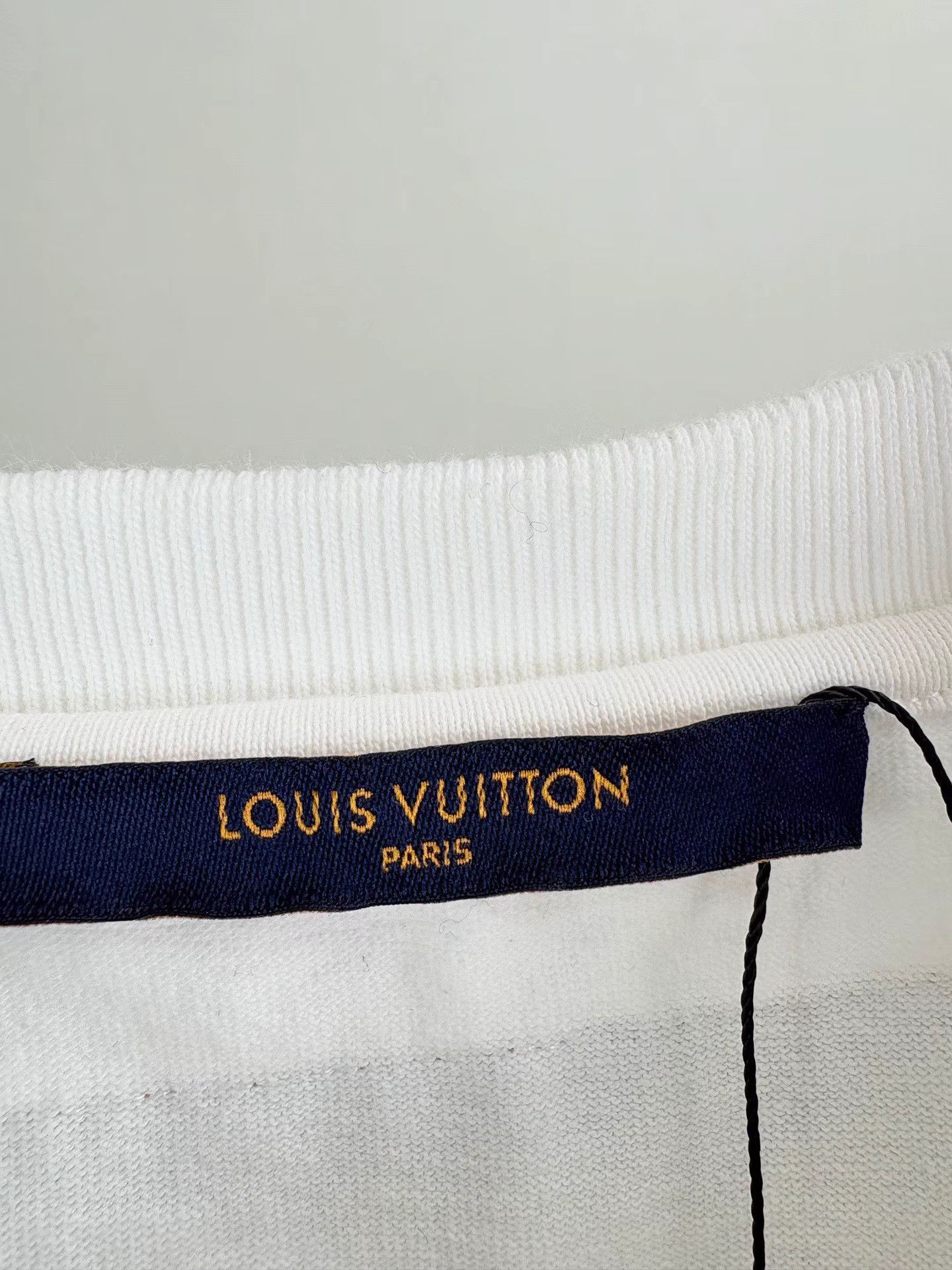Louis Vuitton LOUIS VUITTON White Manual Print Short Sleeve T-shirt Size US XXL / EU 58 / 5 - 4 Thumbnail