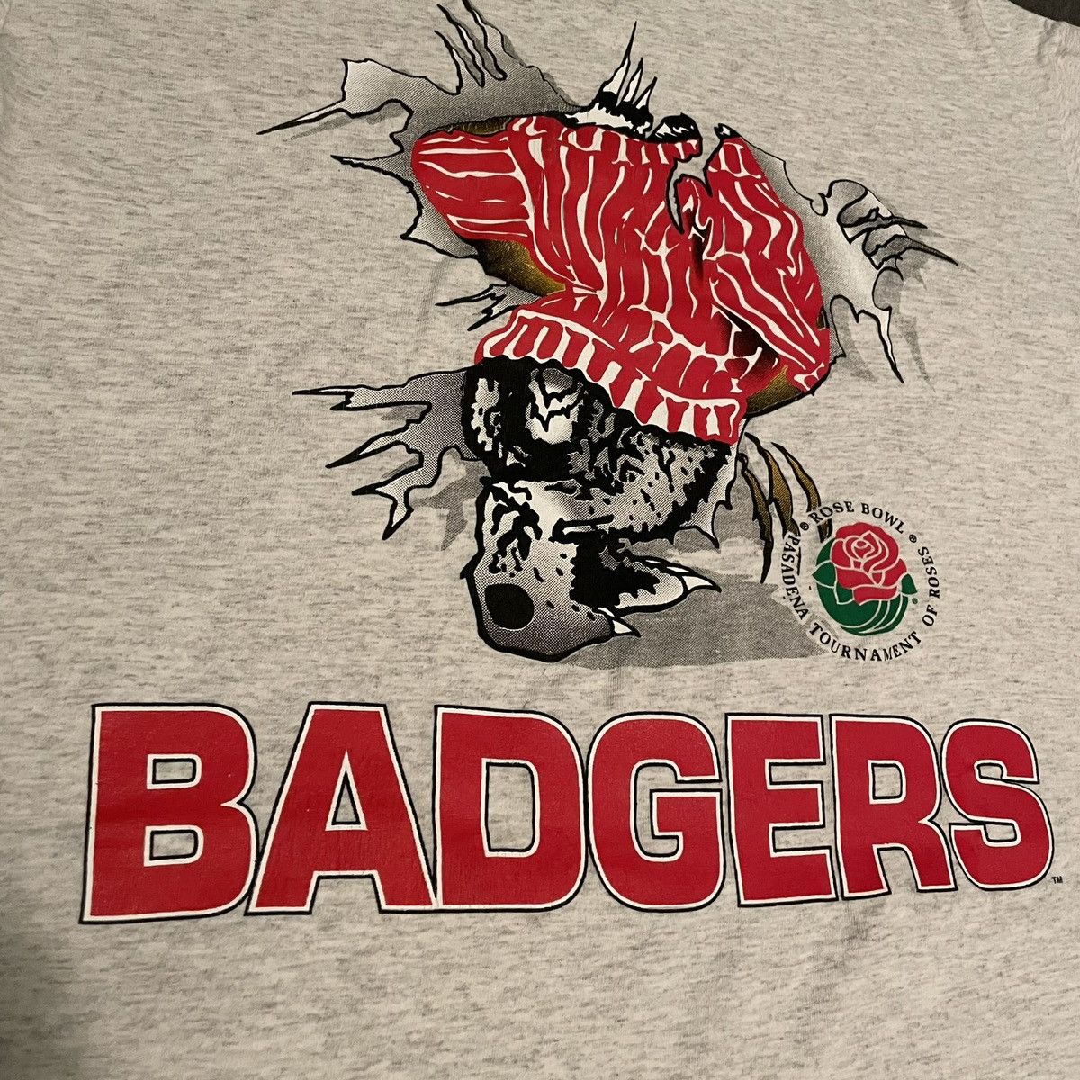 NCAA × Vintage Vintage 1990s NCAA Wisconsin Badgers Break Thru Football Tee Size US L / EU 52-54 / 3 - 4 Thumbnail