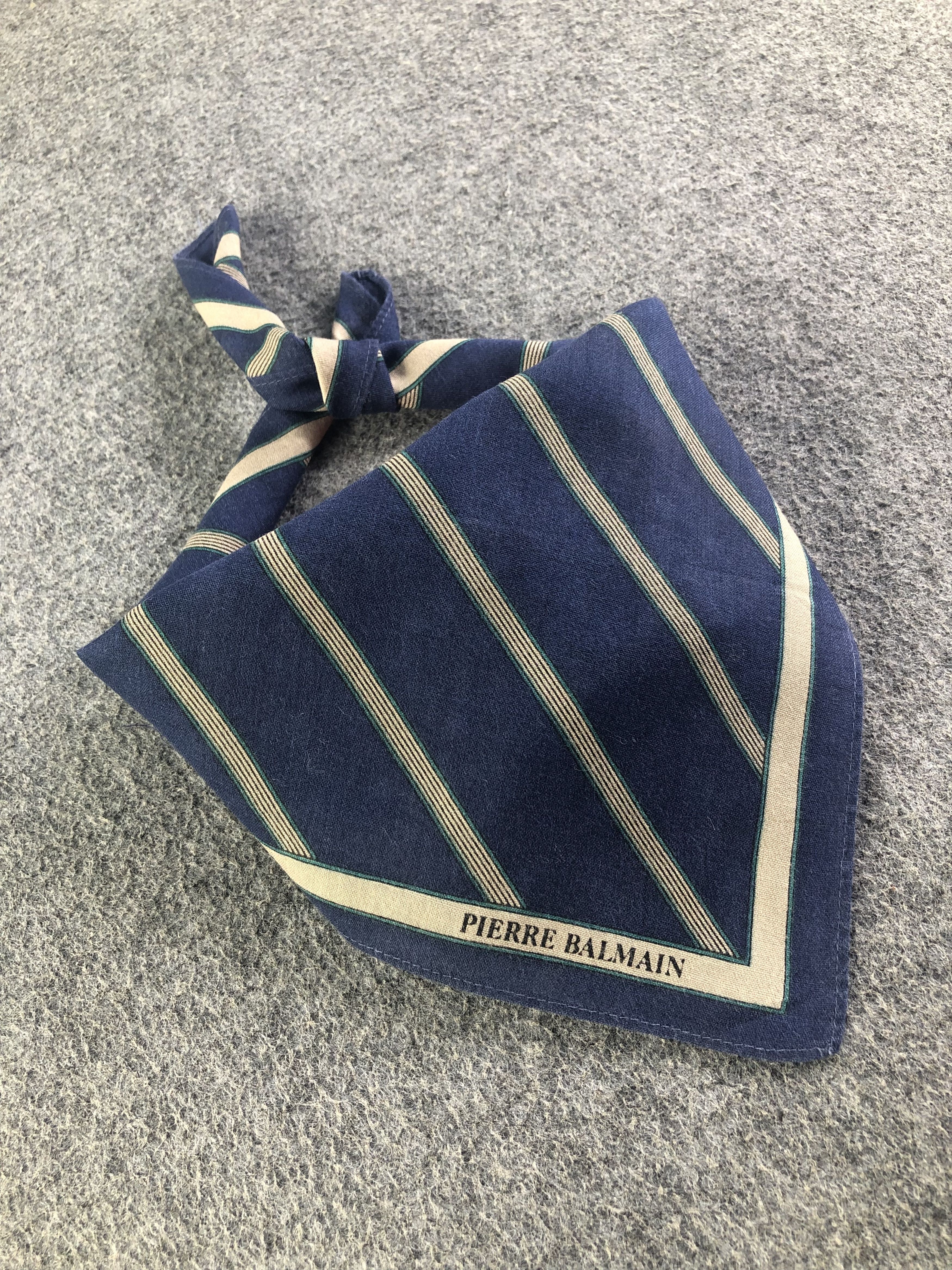 Pierre Balmain Pierre Balmain Handkerchief / Bandana / Neckerchief C511 Size ONE SIZE - 1 Thumbnail