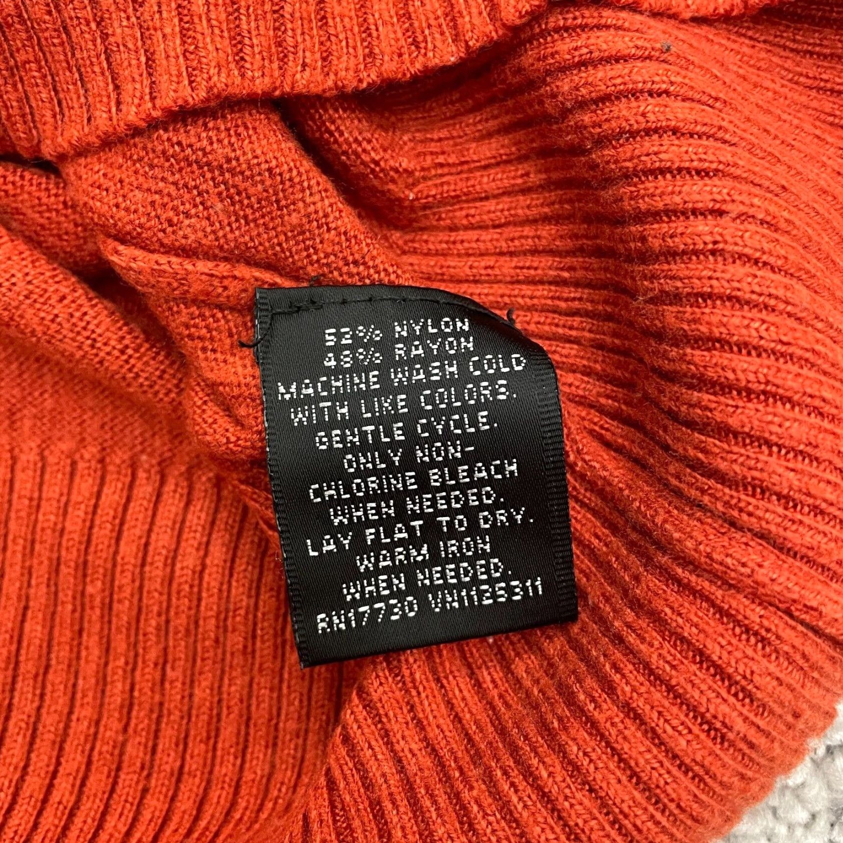 Mossimo VINTAGE Mossimo Pullover Sweater Womens S Red Crew Neck Knit Casual Nylon Rayon Work Size S / US 4 / IT 40 - 6 Thumbnail