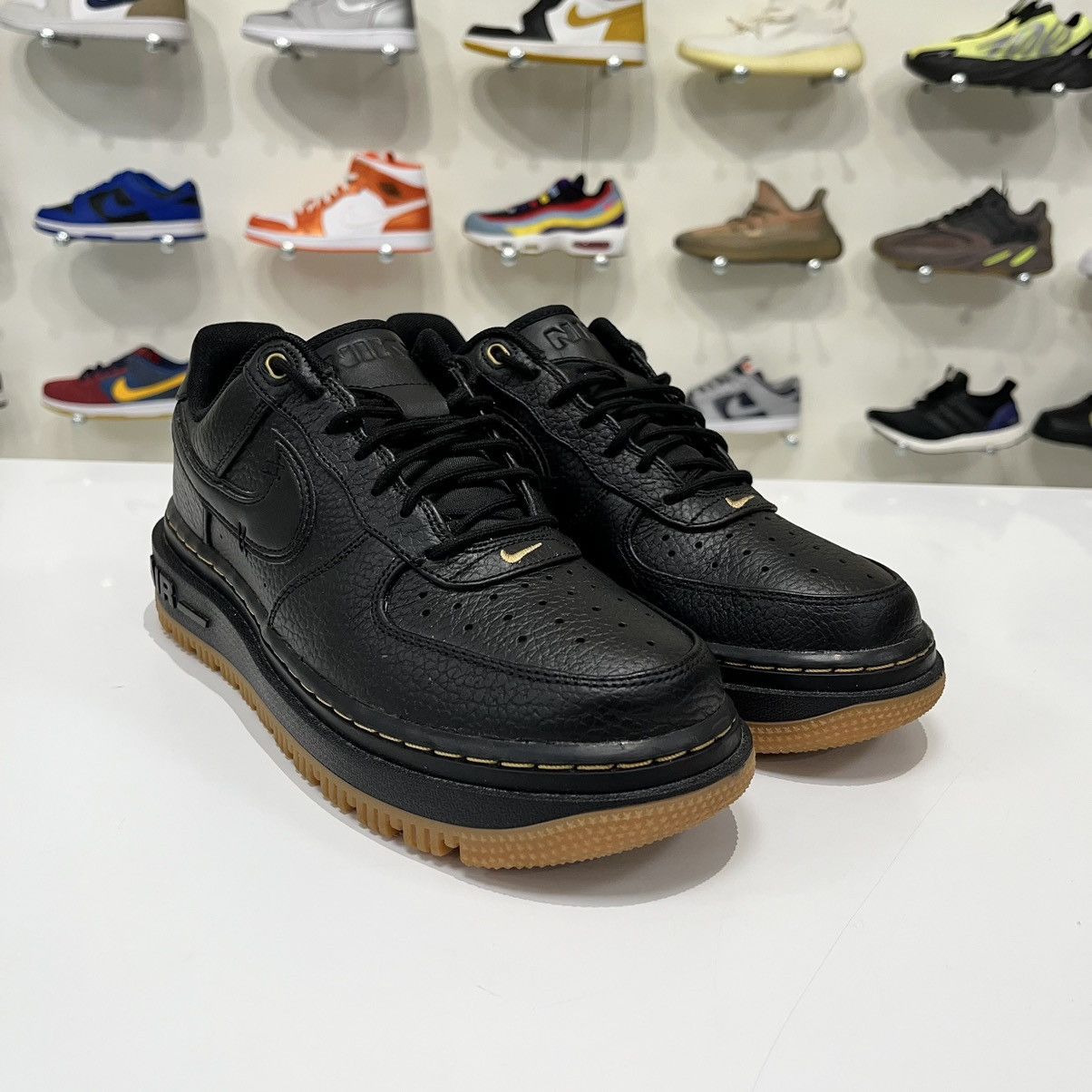 Nike Nike Air Force 1 Low Luxe Black Gum Size US 6.5 / EU 39-40 - 8 Thumbnail