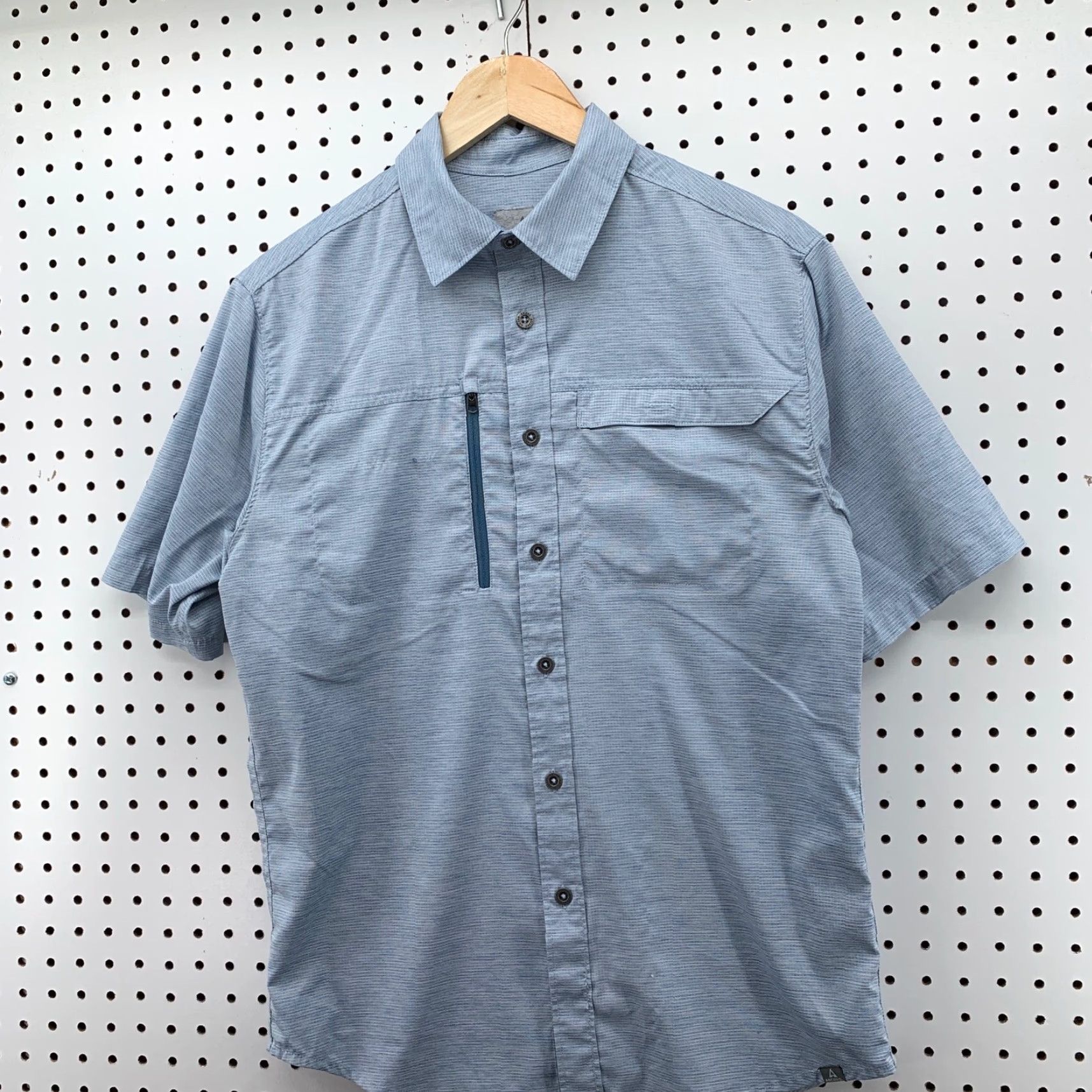 ASCENO Ascend Blue Mens Button Down Short Sleeve Shirt Small Zip Pocket Button-Up Casual Travel Shirt Size US S / EU 44-46 / 1 - 4 Thumbnail