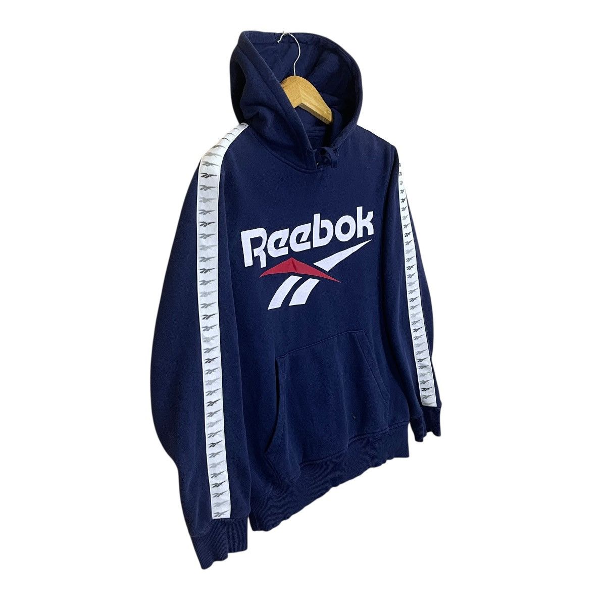 Reebok Reebok Big Logo Embroidered Puulover Hoodie Size S Size US M / EU 48-50 / 2 - 2 Thumbnail