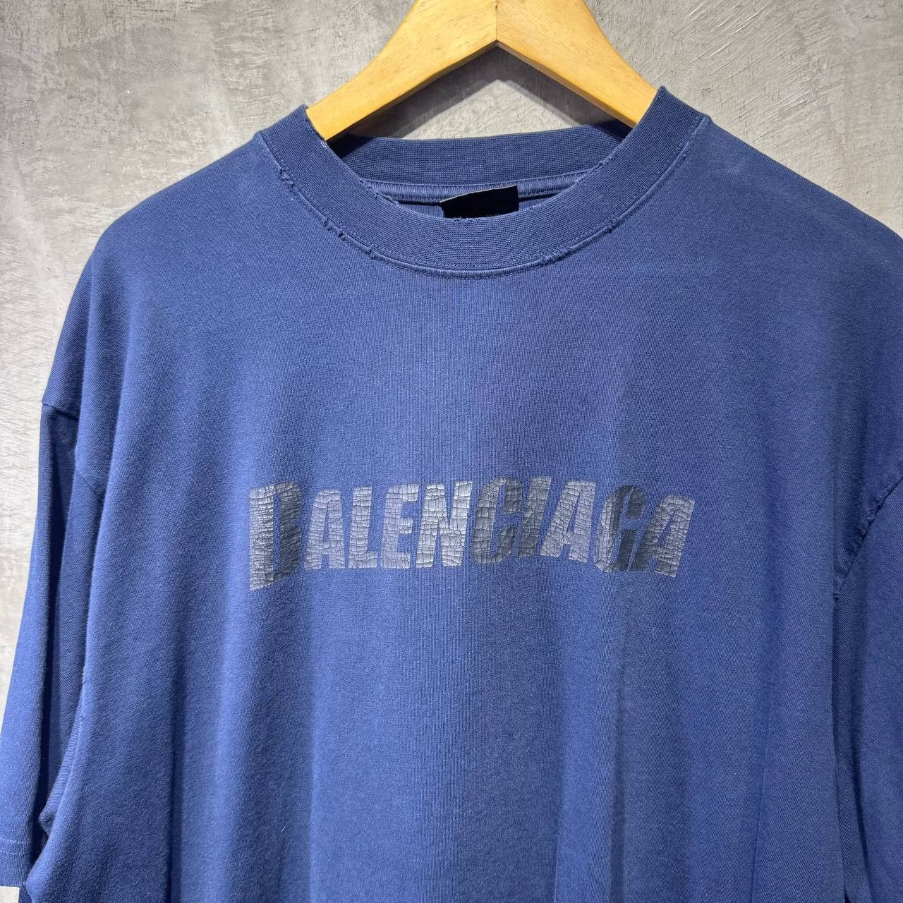 Balenciaga Balenciaga Caps Distressed logo tee Size US XL / EU 56 / 4 - 2 Thumbnail