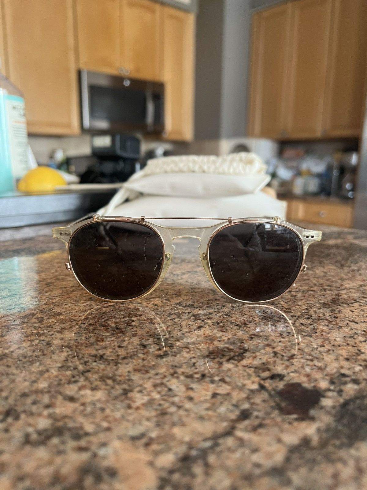 Gentle Monster Cozmo C1 Glasses– Includes Sunglass Clip