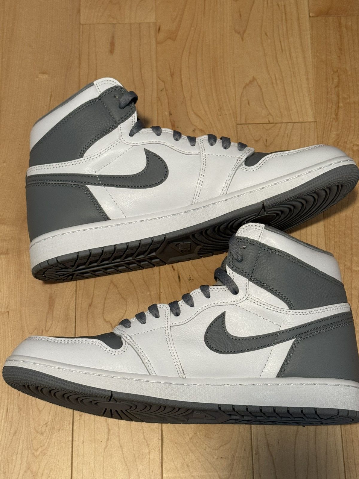 Air Jordan 1 Retro High OG Stealth
