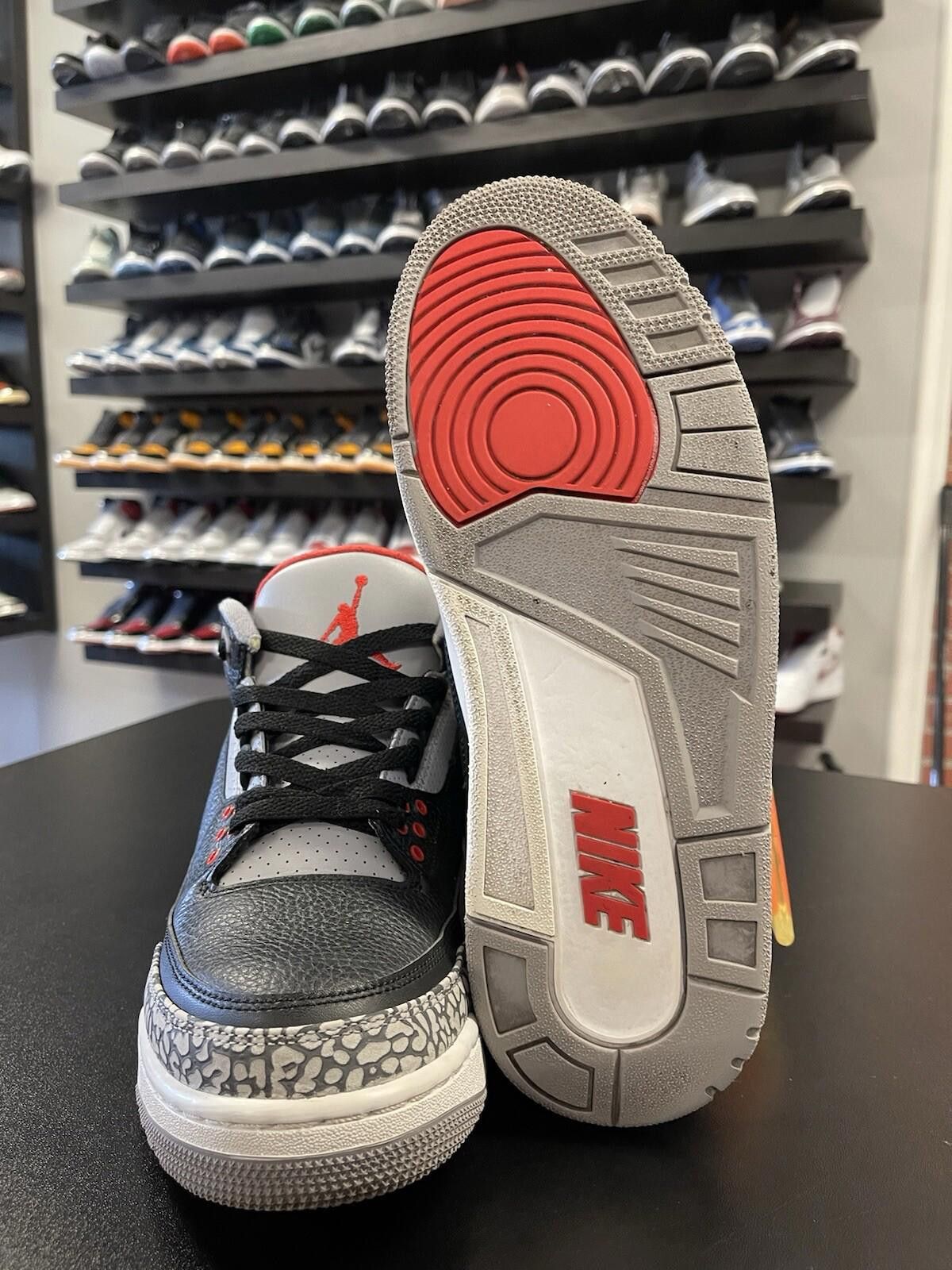 Jordan Brand Size 9.5 - Jordan 3 Retro OG Mid Black Cement Very Clean! Size US 9.5 / EU 42-43 - 10 Thumbnail