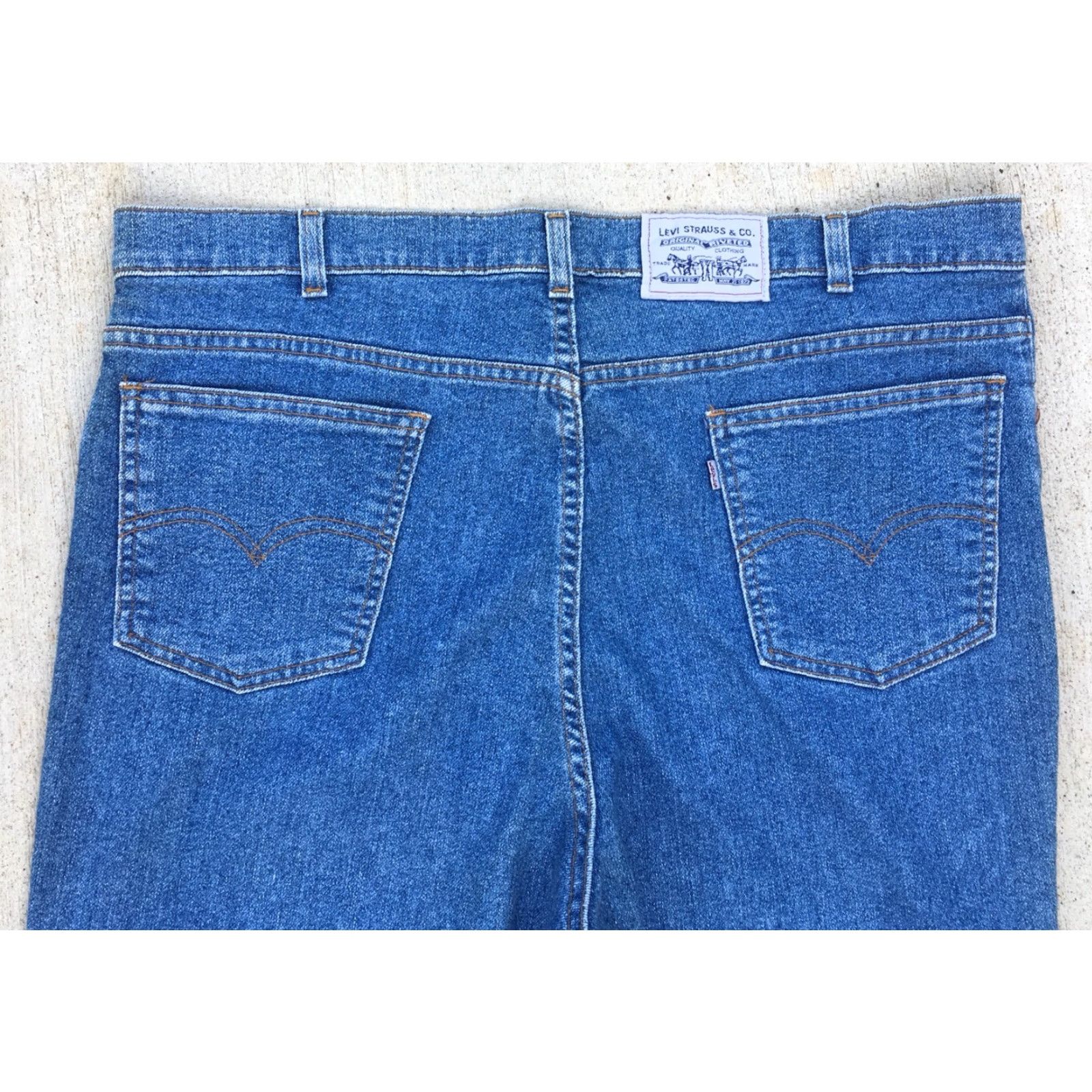 Vintage VINTAGE Levi’s Jeans Relaxed Fit Made In USA Size W40 L30 Blue Denim Casual Mens Size US 40 / EU 56 - 4 Thumbnail
