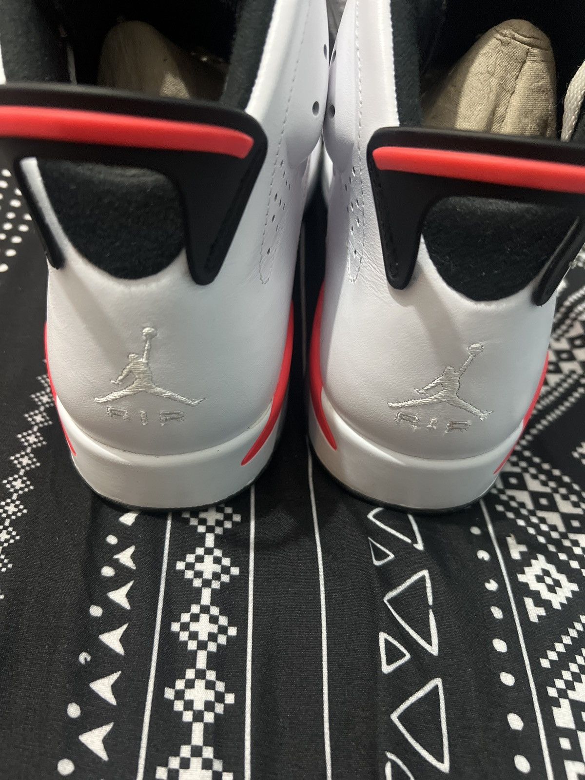 Jordan Brand Jordan 6 White Infared Size US 11 / EU 44 - 4 Thumbnail