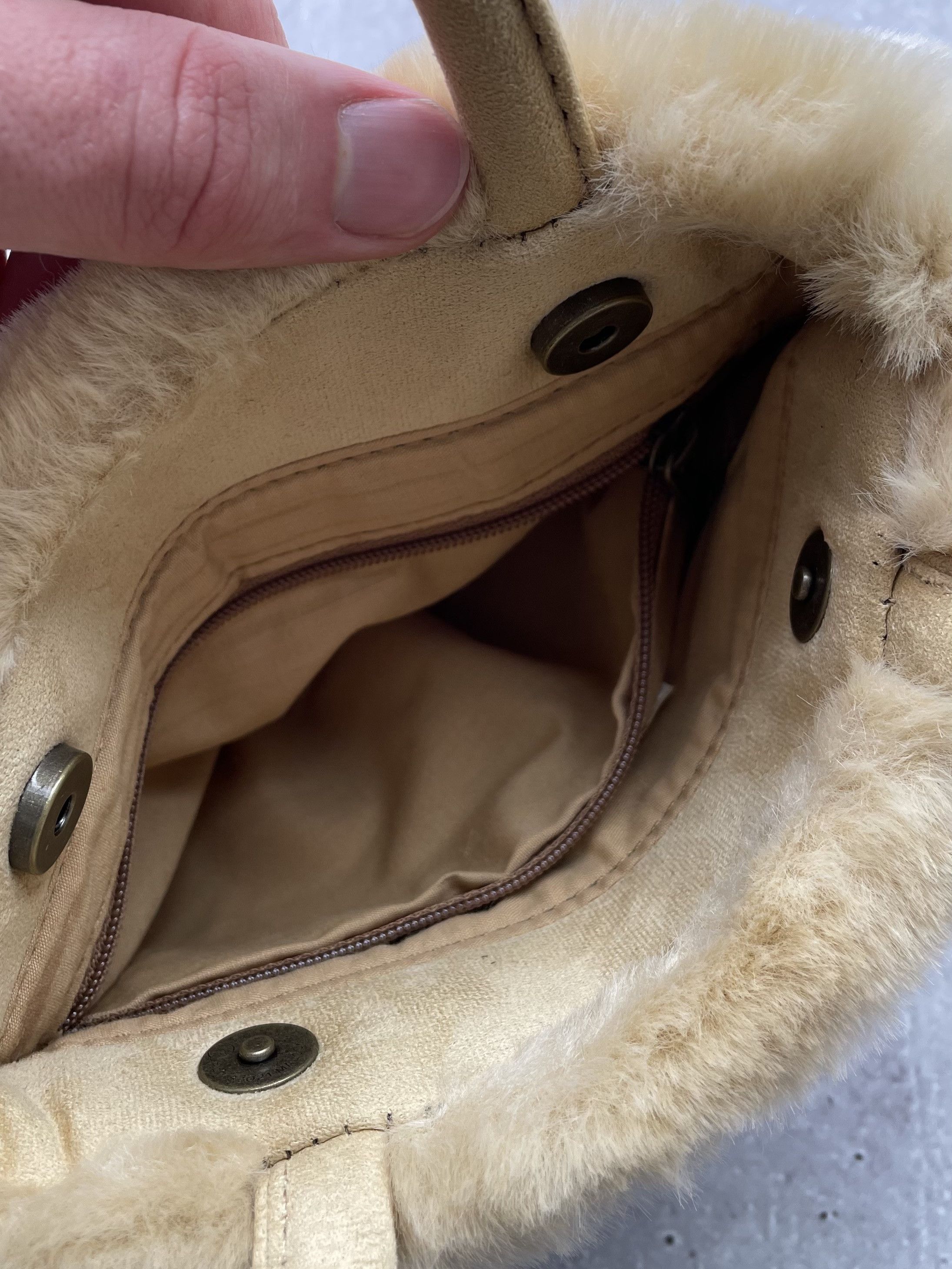 Japanese Brand × Vintage Vintage Amazing Faux Fur Handbags Size ONE SIZE - 6 Thumbnail