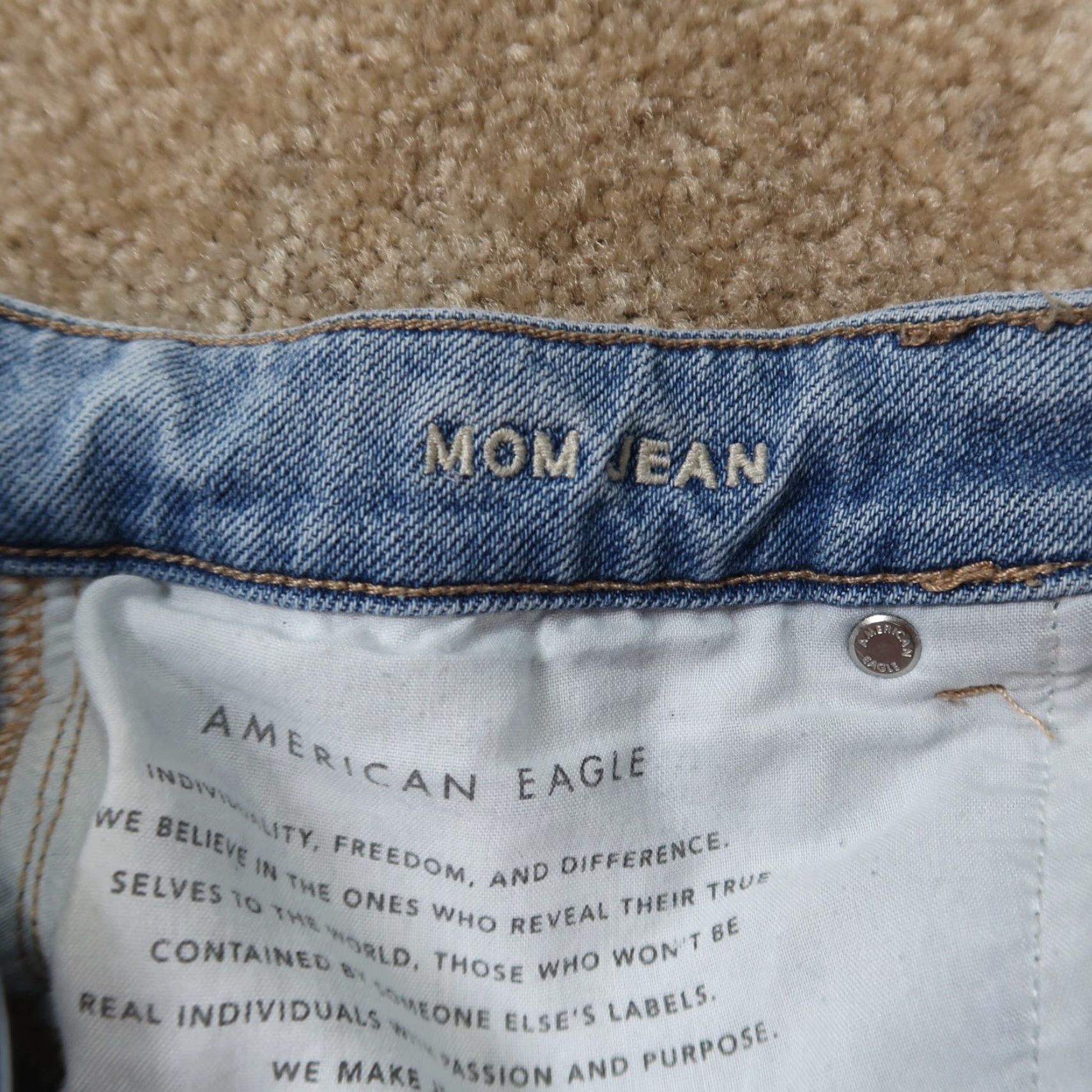 American Eagle Outfitters American Eagle Mom Jeans Women's 8 Blue Denim High Rise Ripped Size 30" / US 8 / IT 44 - 5 Thumbnail