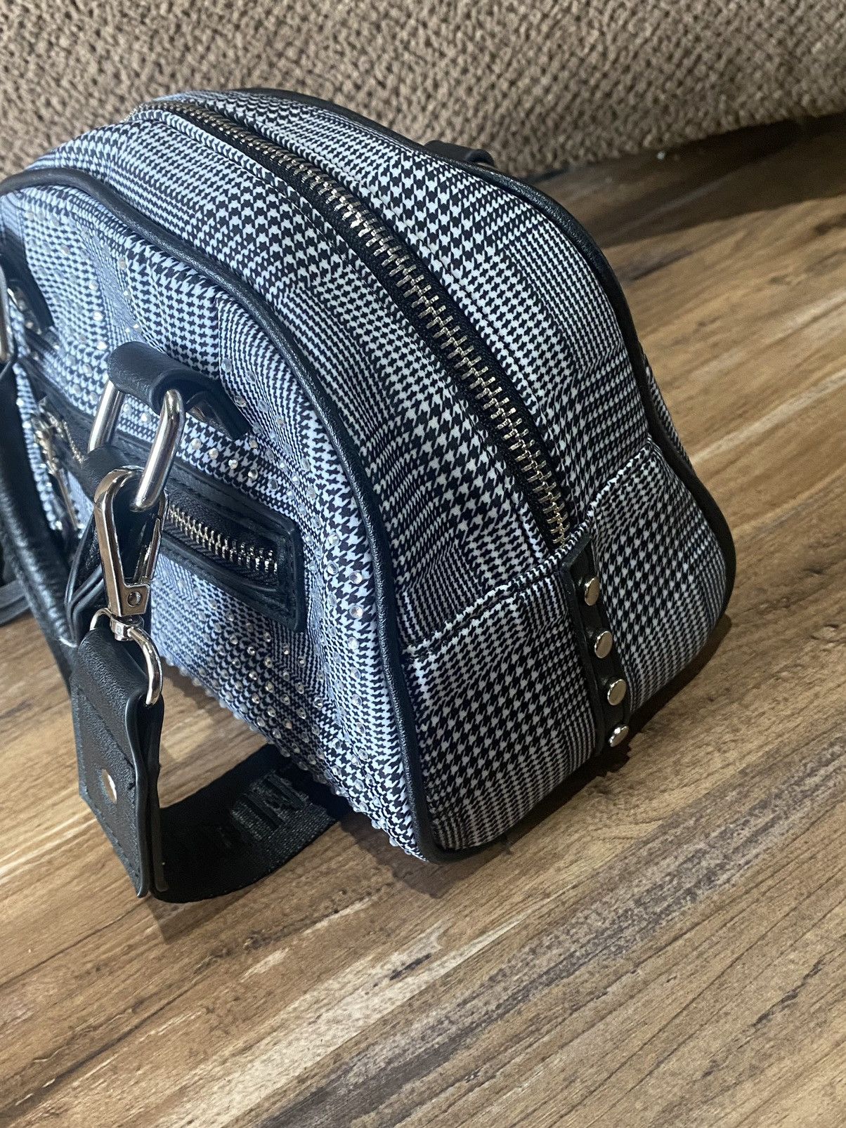 Steve Madden Black and White Plaid Steven Madden mini purse! Size ONE SIZE - 6 Thumbnail