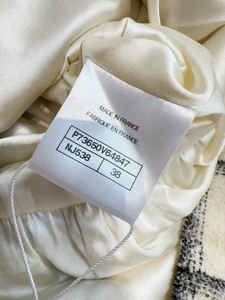 Chanel Chanel 22K white plaid diamond buckle embroidered dress Size XS / US 0-2 / IT 36-38 - 7 Thumbnail