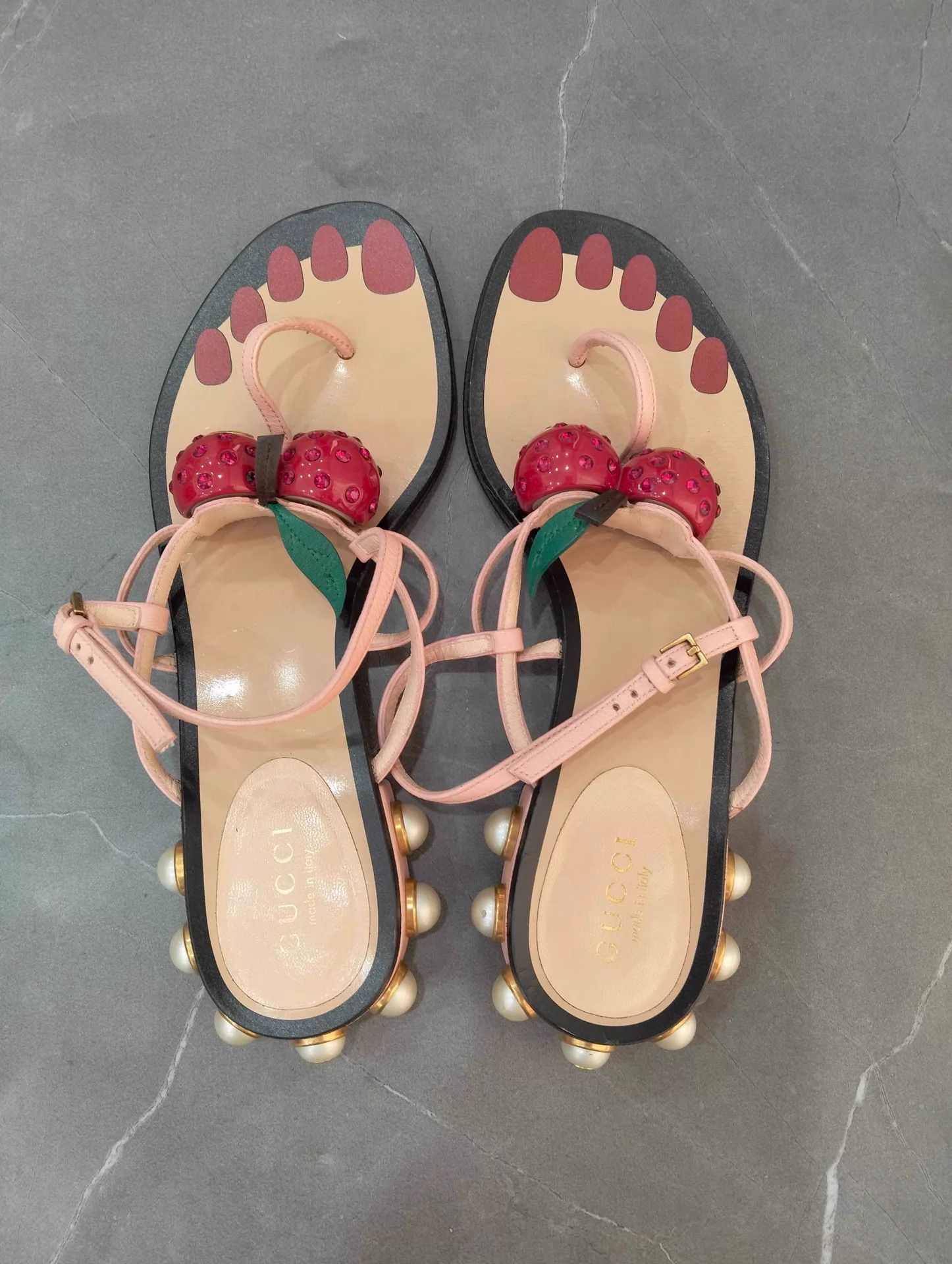 Gucci Gucci Cherry Flat Sandals EU 35.5 Size US 5 / IT 35 - 7 Thumbnail