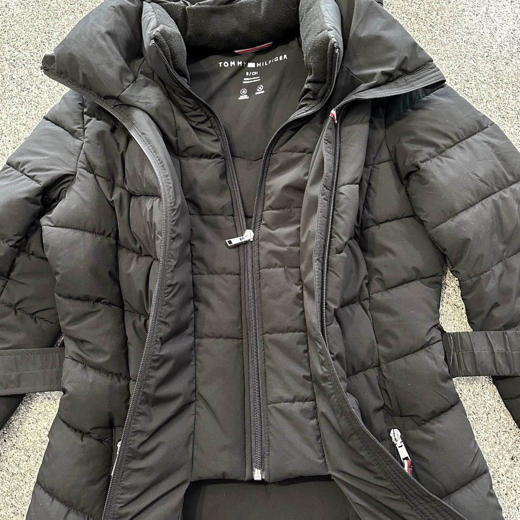 Tommy Hilfiger Tommy Hilfiger Jacket Womens Small Puffer Coat Parka Belted Hooded Black Size S / US 4 / IT 40 - 5 Thumbnail