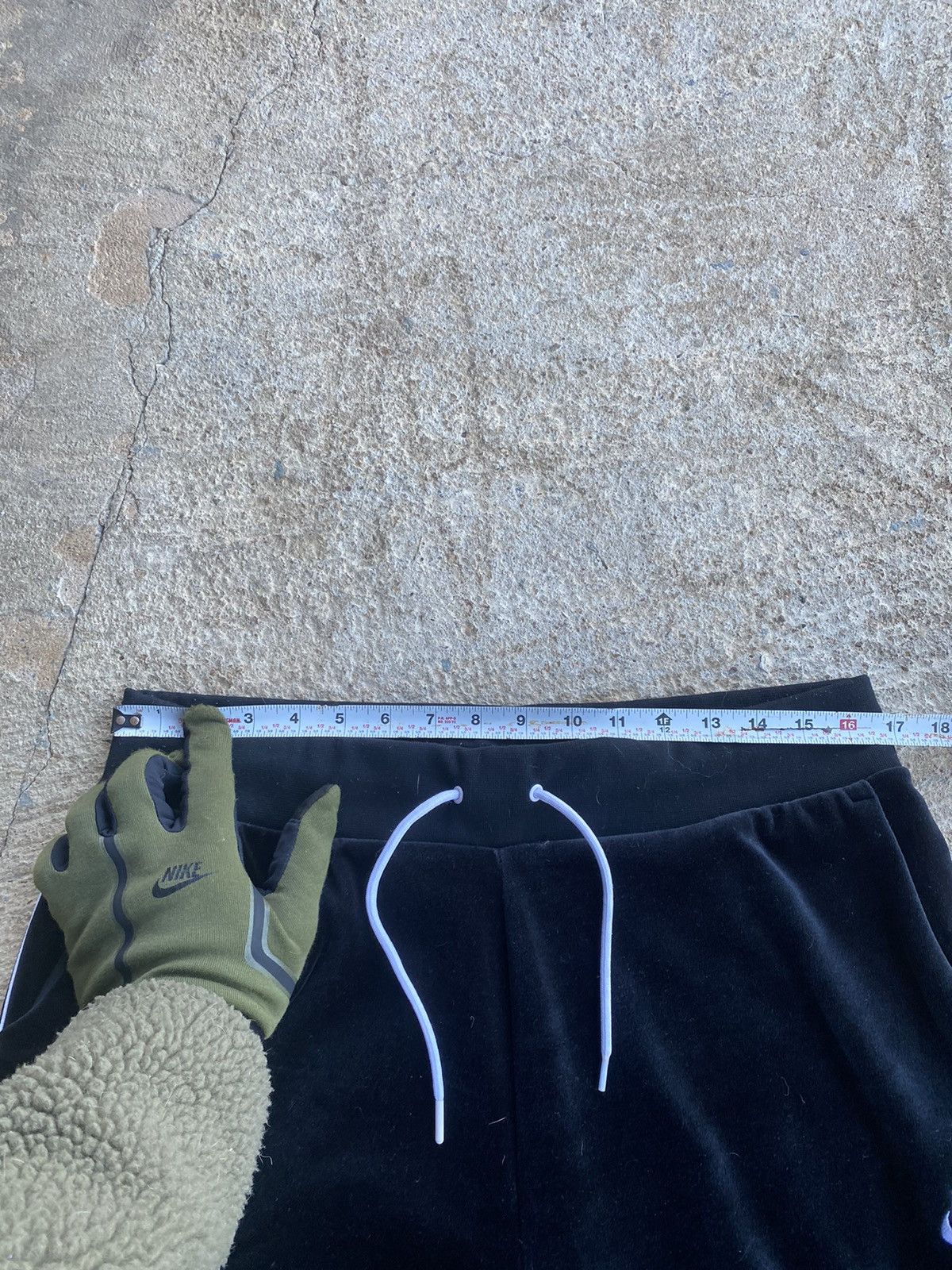 Nike × Vintage Vintage Y2K Nike Velour Black Velvety Jogger Sweatpants Size US 32 / EU 48 - 8 Thumbnail