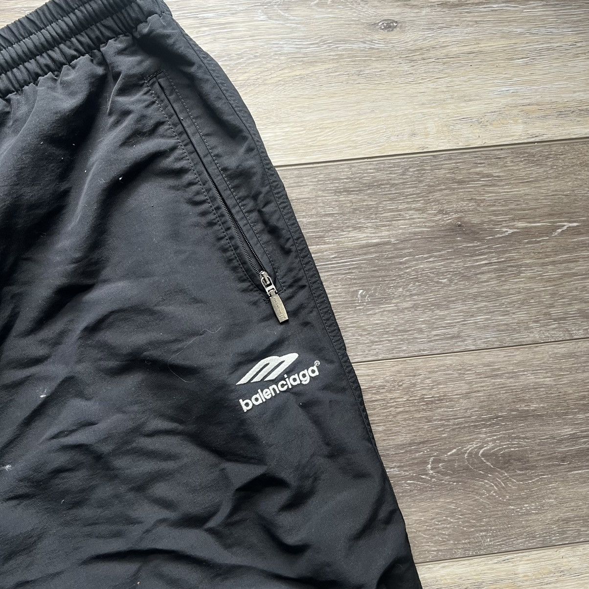 Balenciaga Balenciaga 3b Small fit track/sweatpants Size US 32 / EU 48 - 4 Thumbnail