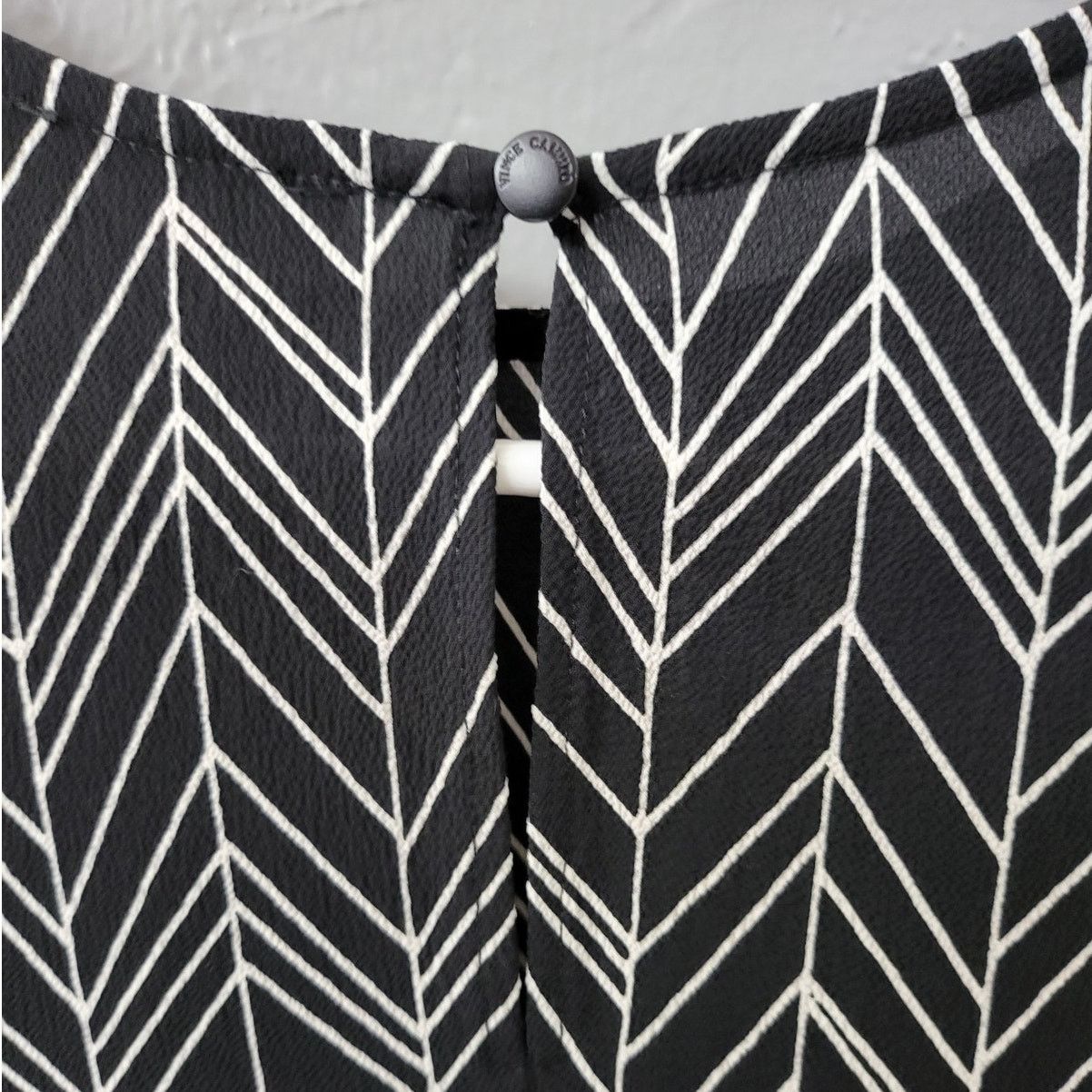 Vince Camuto Vince Camuto B & W Herringbone Geo 1/2 Sleeve Shift Dress-XS Size XS / US 0-2 / IT 36-38 - 4 Thumbnail