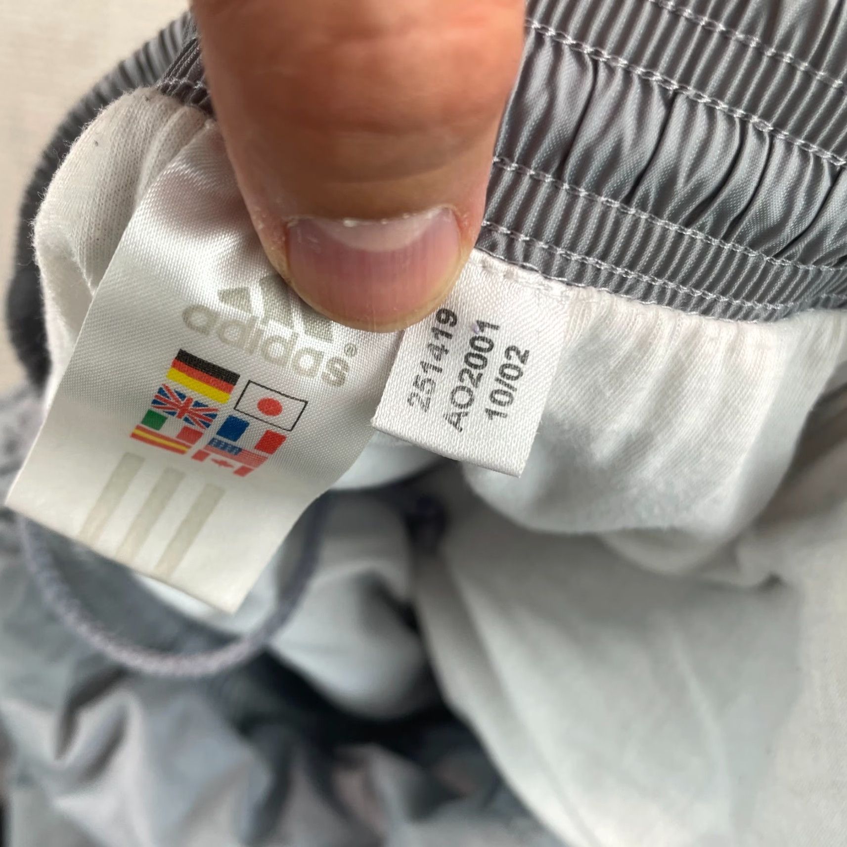 Adidas VINTAGE Adidas Baggy Track Pants Mens 2XL Grey Nylon Lined Cinch Hem 3 Stripes Size US 39 - 3 Thumbnail
