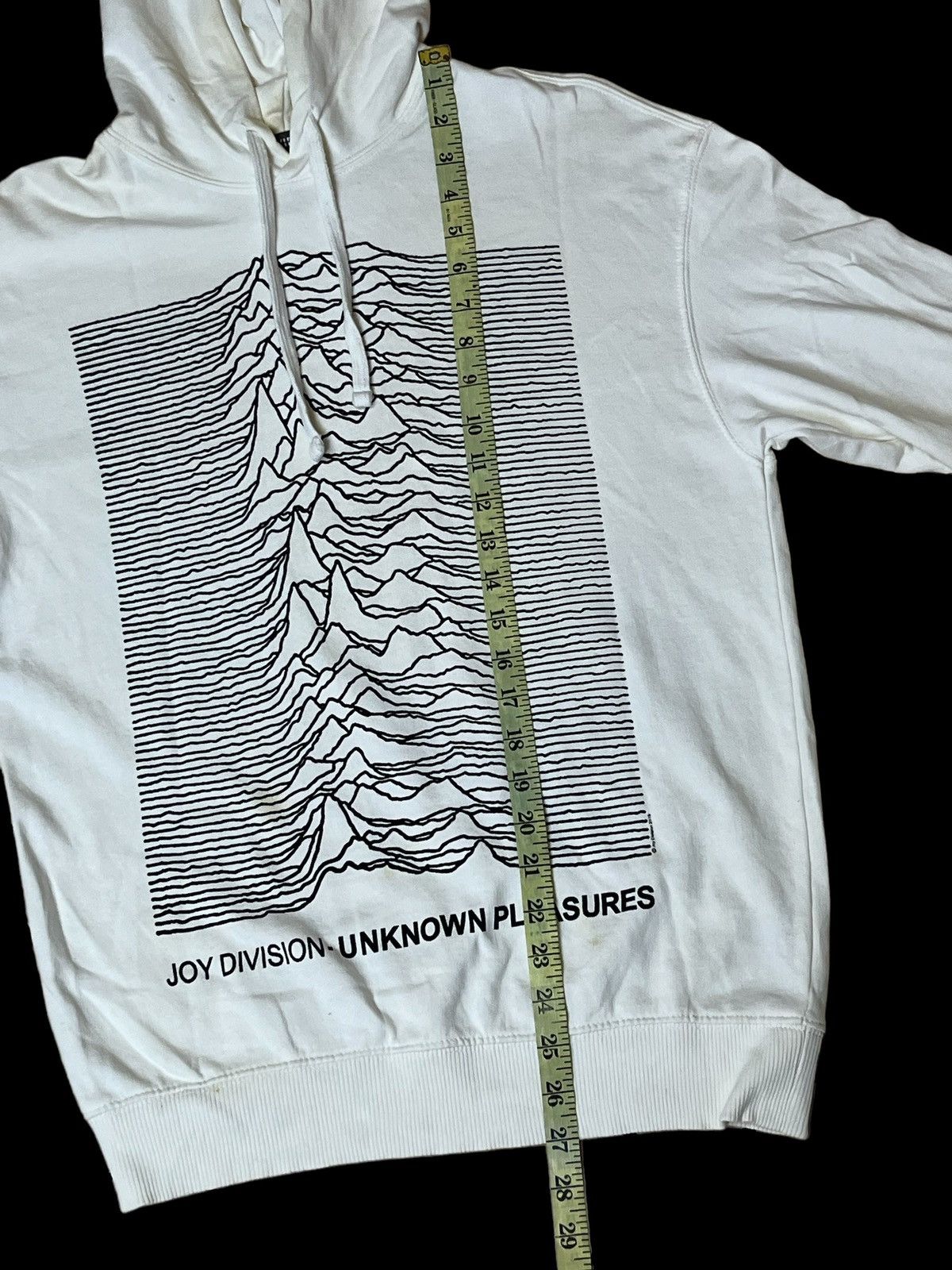 Band Tees ROCK BAND JOY DIVISION“UNKNOWN PLEASURES”2019 by H&M HOODIES Size US S / EU 44-46 / 1 - 8 Thumbnail