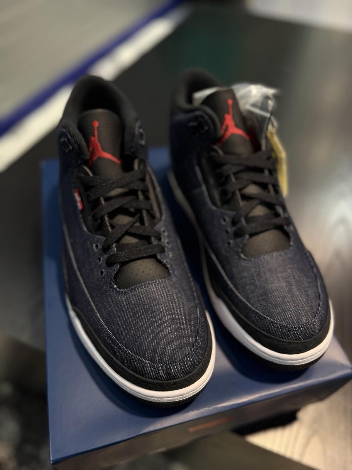 Jordan Brand Levi's x Air Jordan 3 Retro Men's Size (12) Indigo Denim Size US 12 / EU 45 - 5 Thumbnail