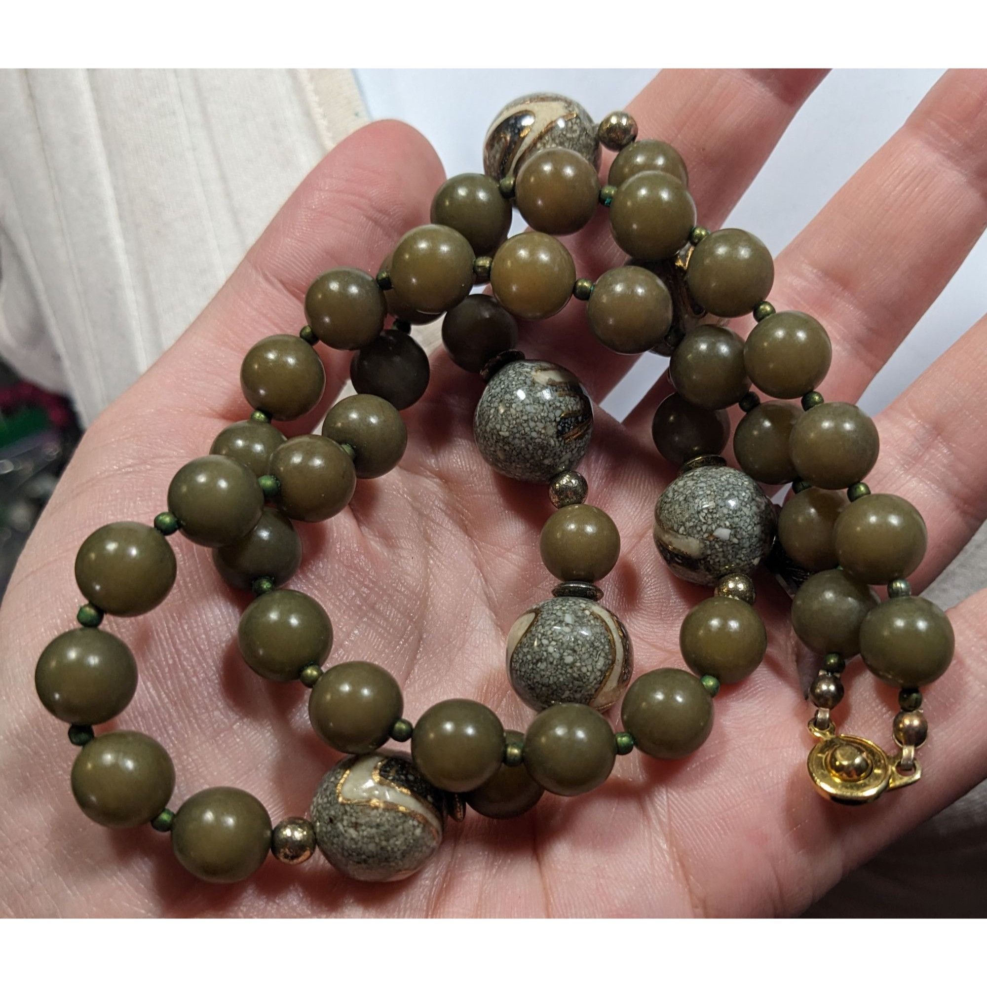 Other Retro Green And Grey Beaded Necklace With Crushed Stone Acce Size ONE SIZE - 5 Thumbnail